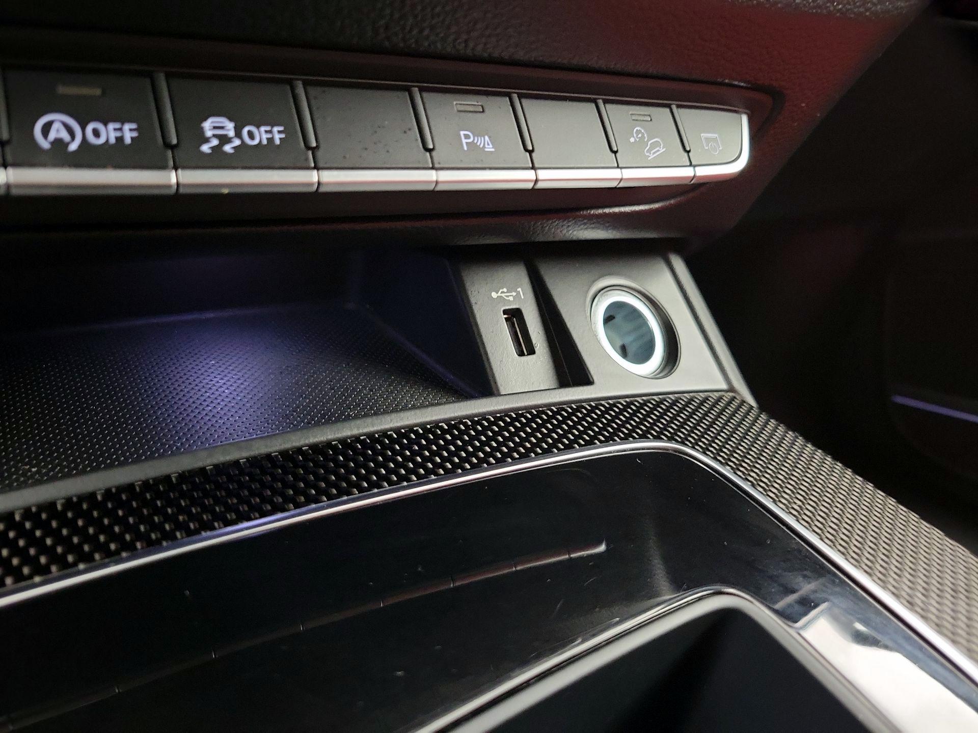 Thumbnail: 2022 Audi SQ5 - 19