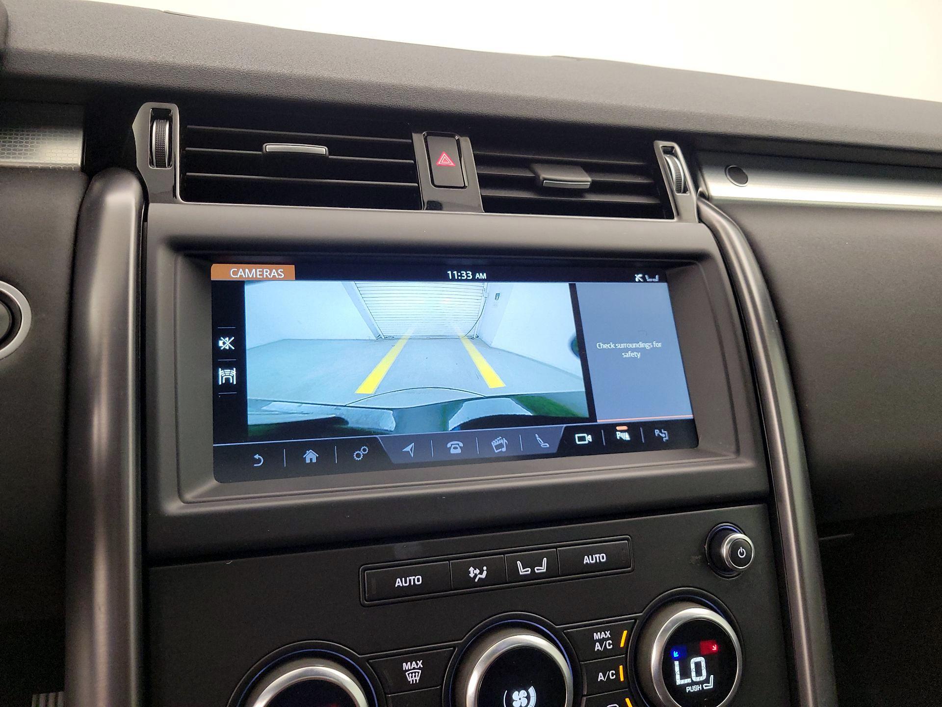 Thumbnail: 2020 Land Rover Discovery - 14