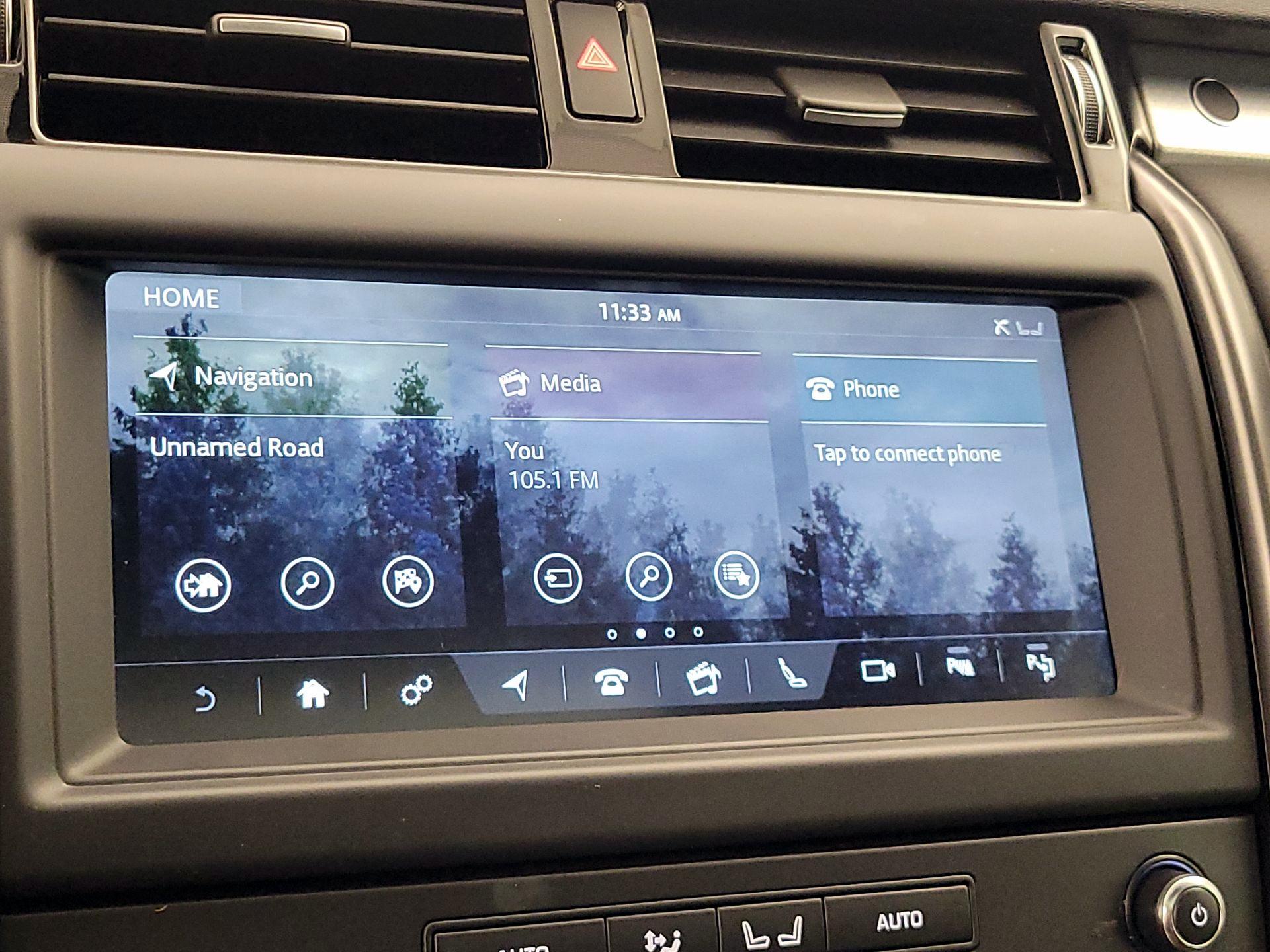 Thumbnail: 2020 Land Rover Discovery - 15