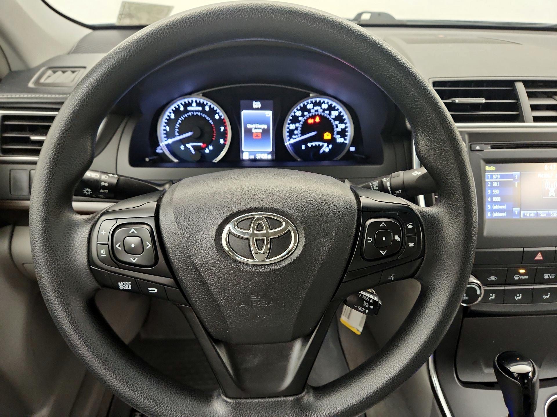 Thumbnail: 2016 Toyota Camry - 10
