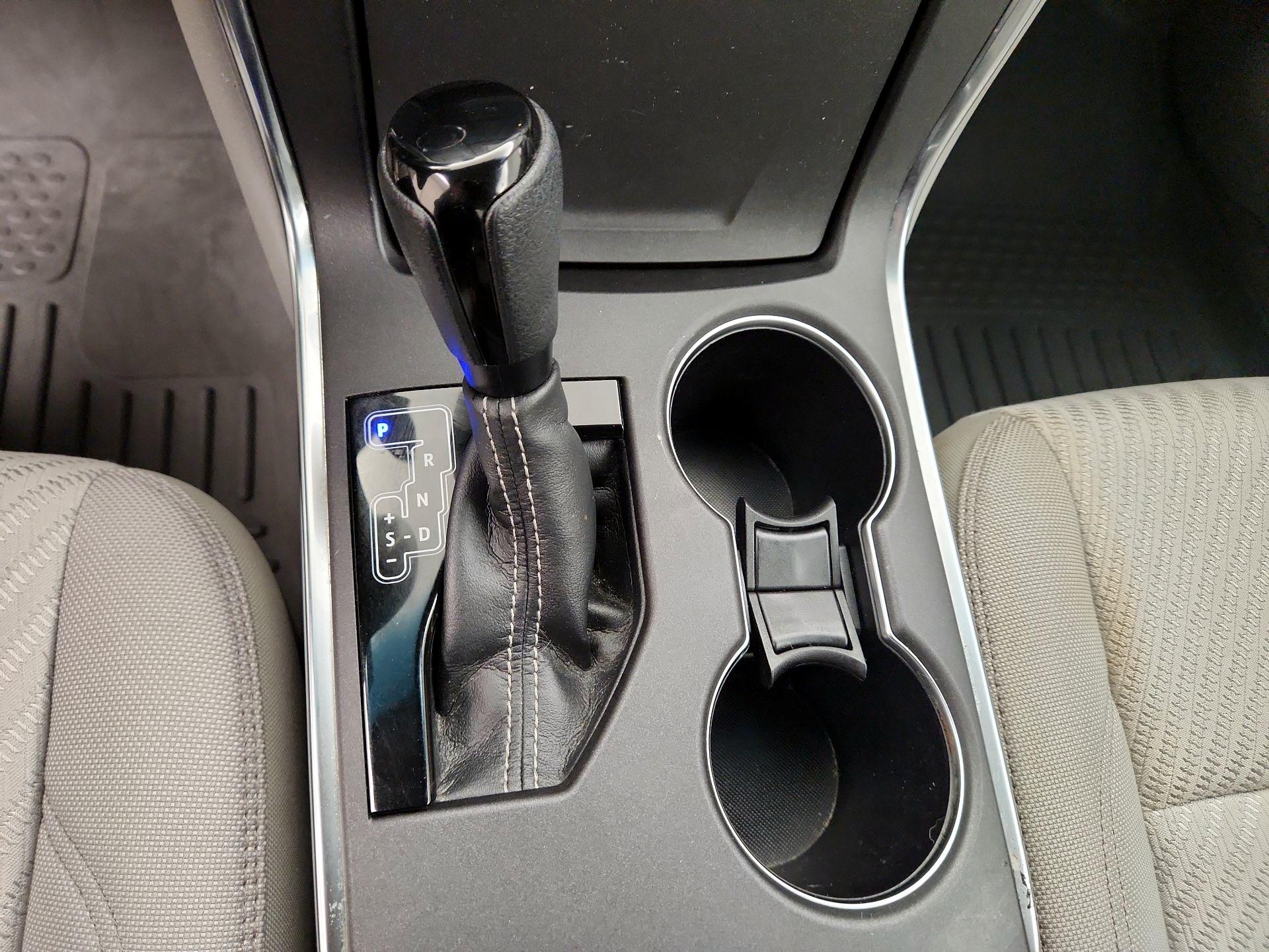 Thumbnail: 2016 Toyota Camry - 16