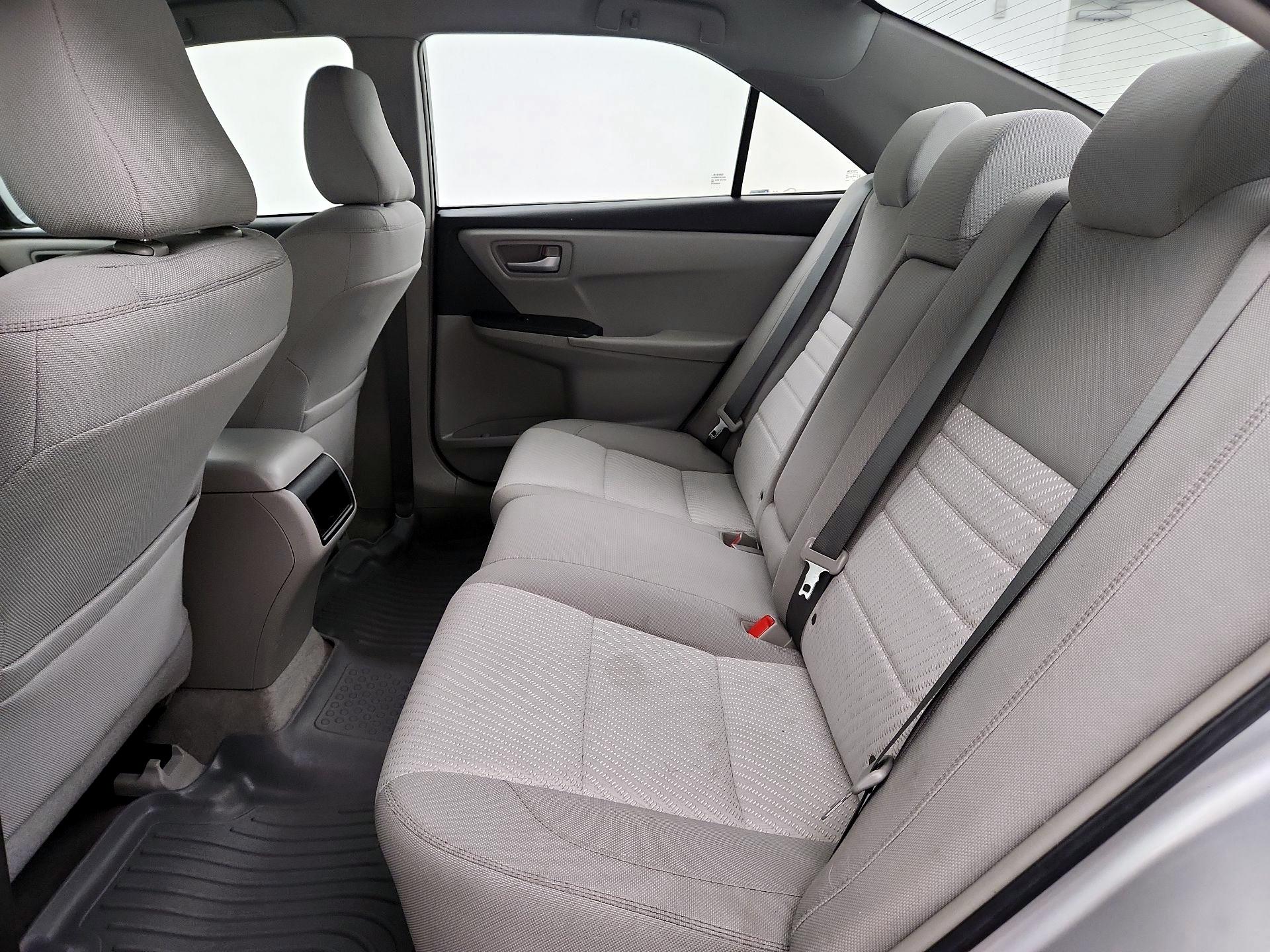 Thumbnail: 2016 Toyota Camry - 18