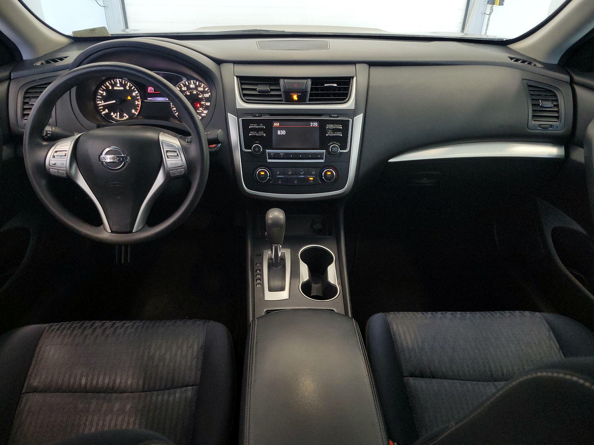 Thumbnail: 2017 Nissan Altima - 9