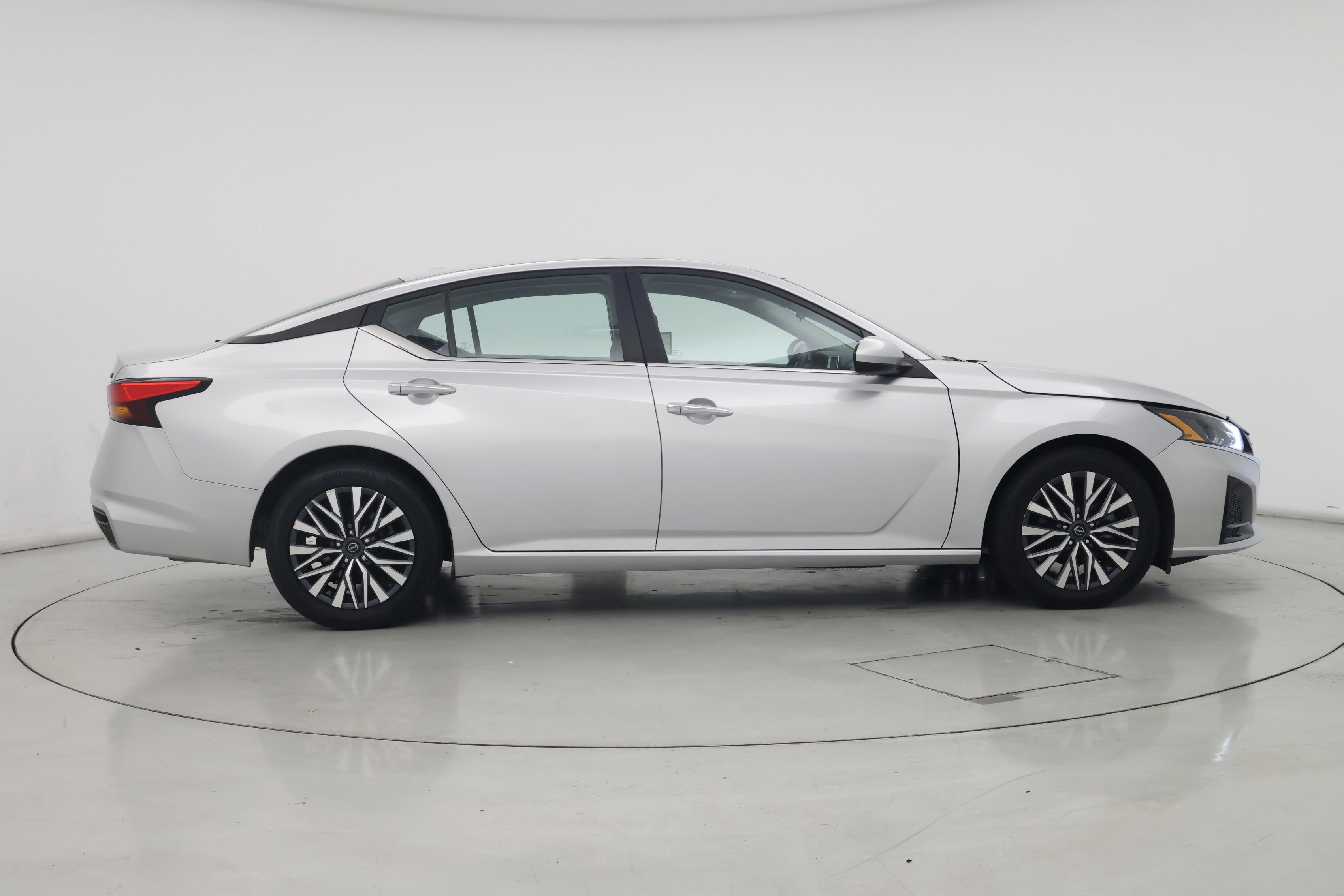 Thumbnail: 2023 Nissan Altima - 7