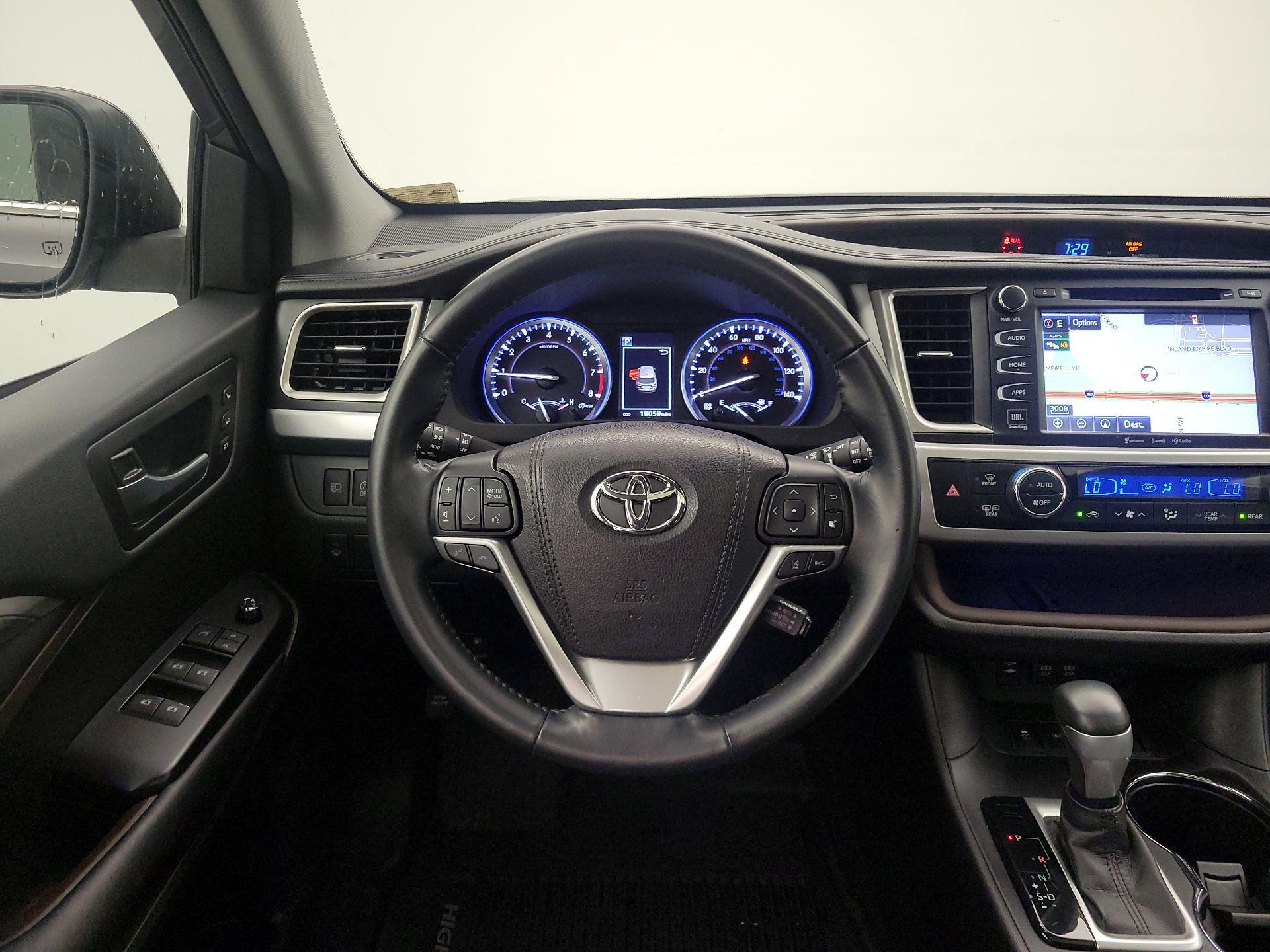 Thumbnail: 2018 Toyota Highlander - 10
