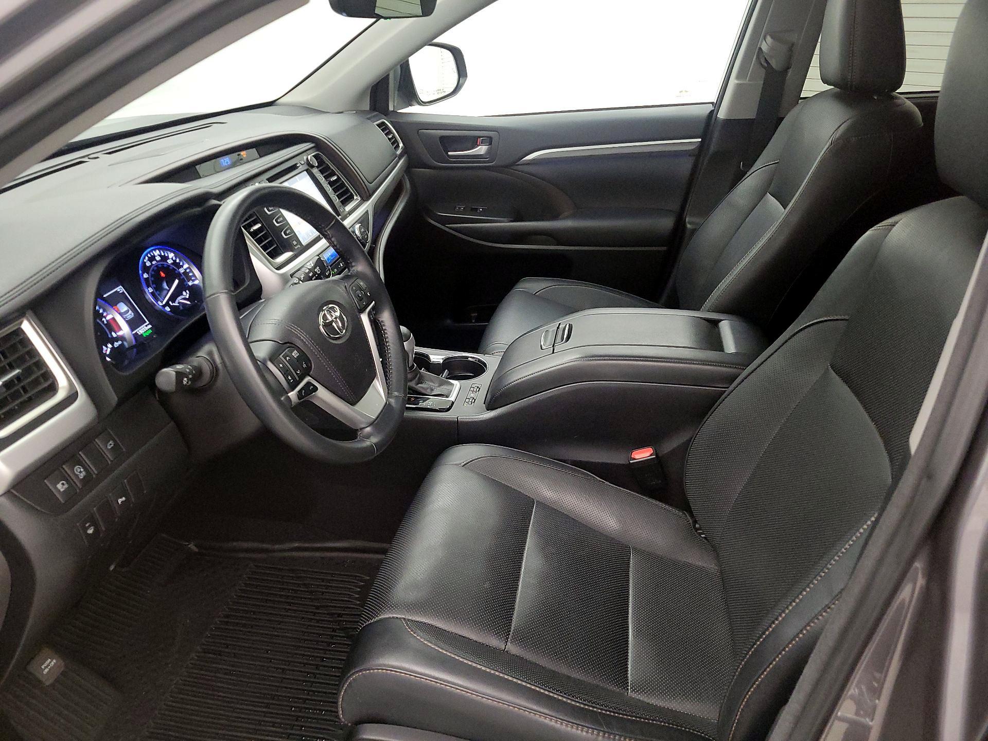 Thumbnail: 2018 Toyota Highlander - 11