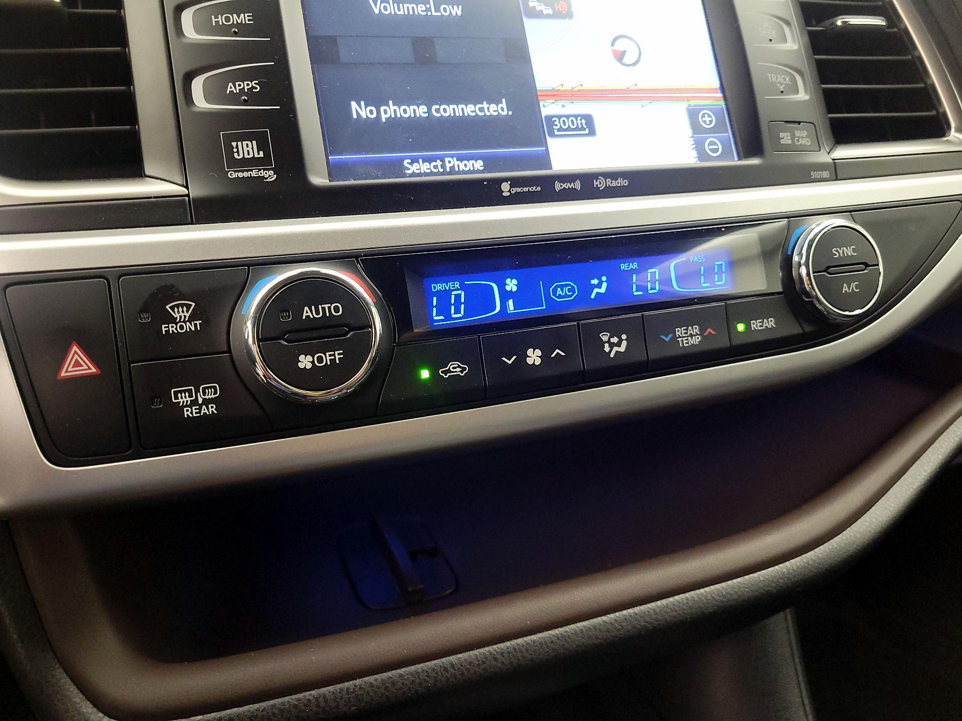 Thumbnail: 2018 Toyota Highlander - 17