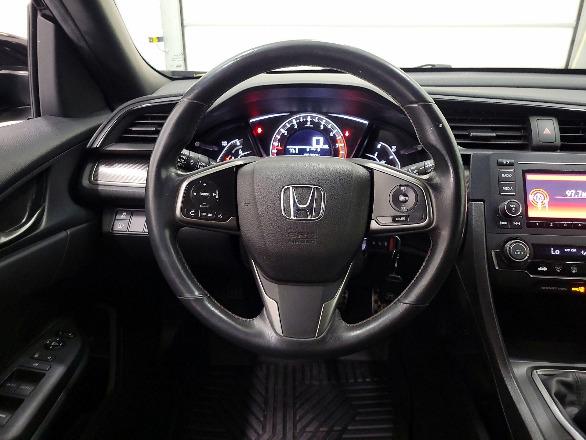 Thumbnail: 2017 Honda Civic - 10
