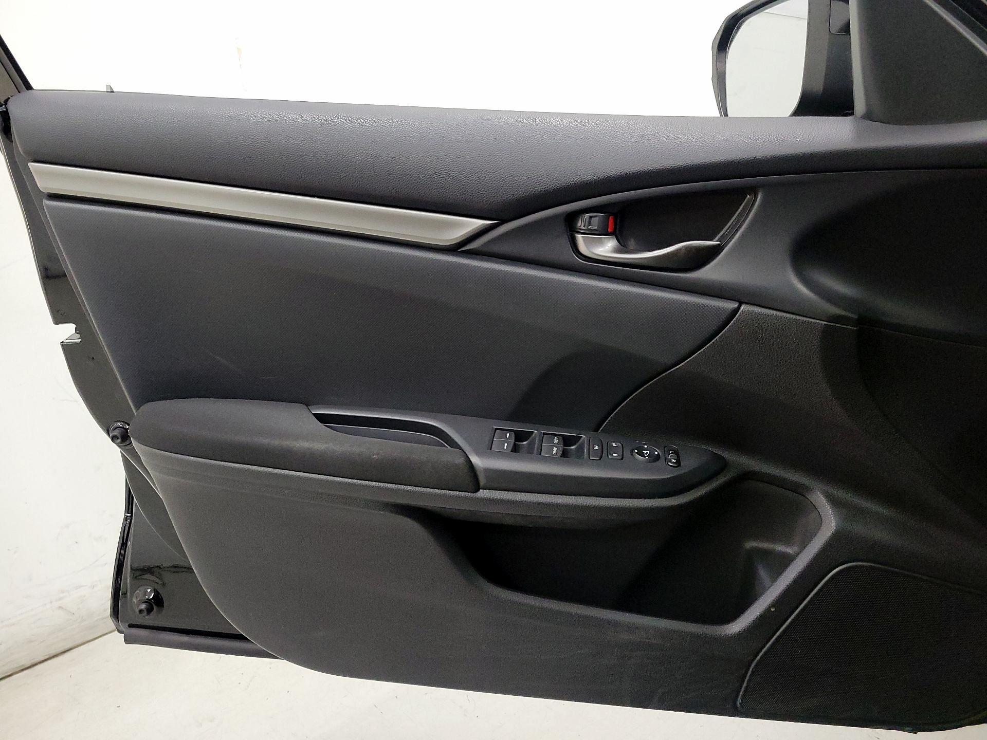 Thumbnail: 2017 Honda Civic - 12
