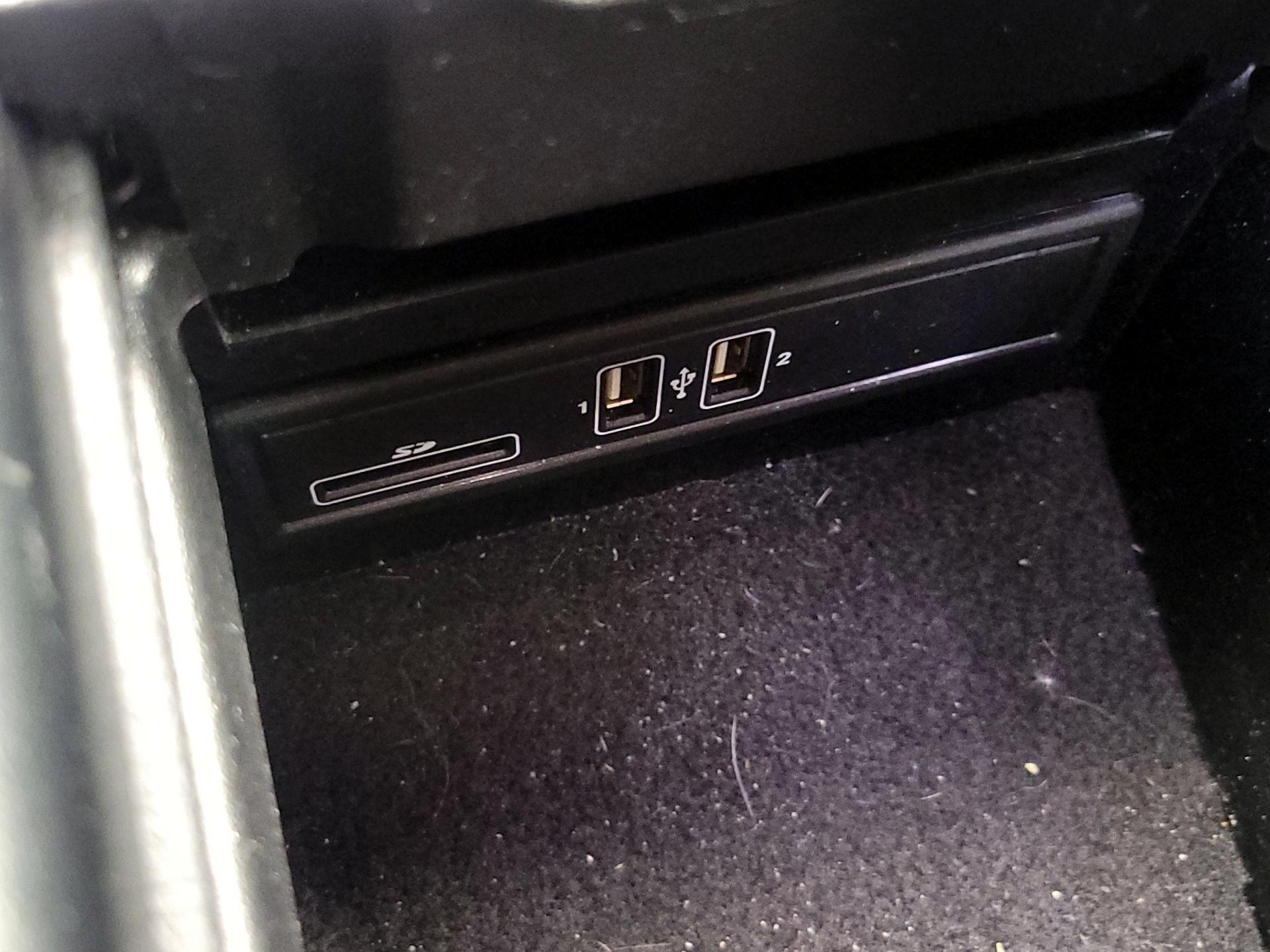 Thumbnail: 2018 Mercedes-Benz E-Class - 19