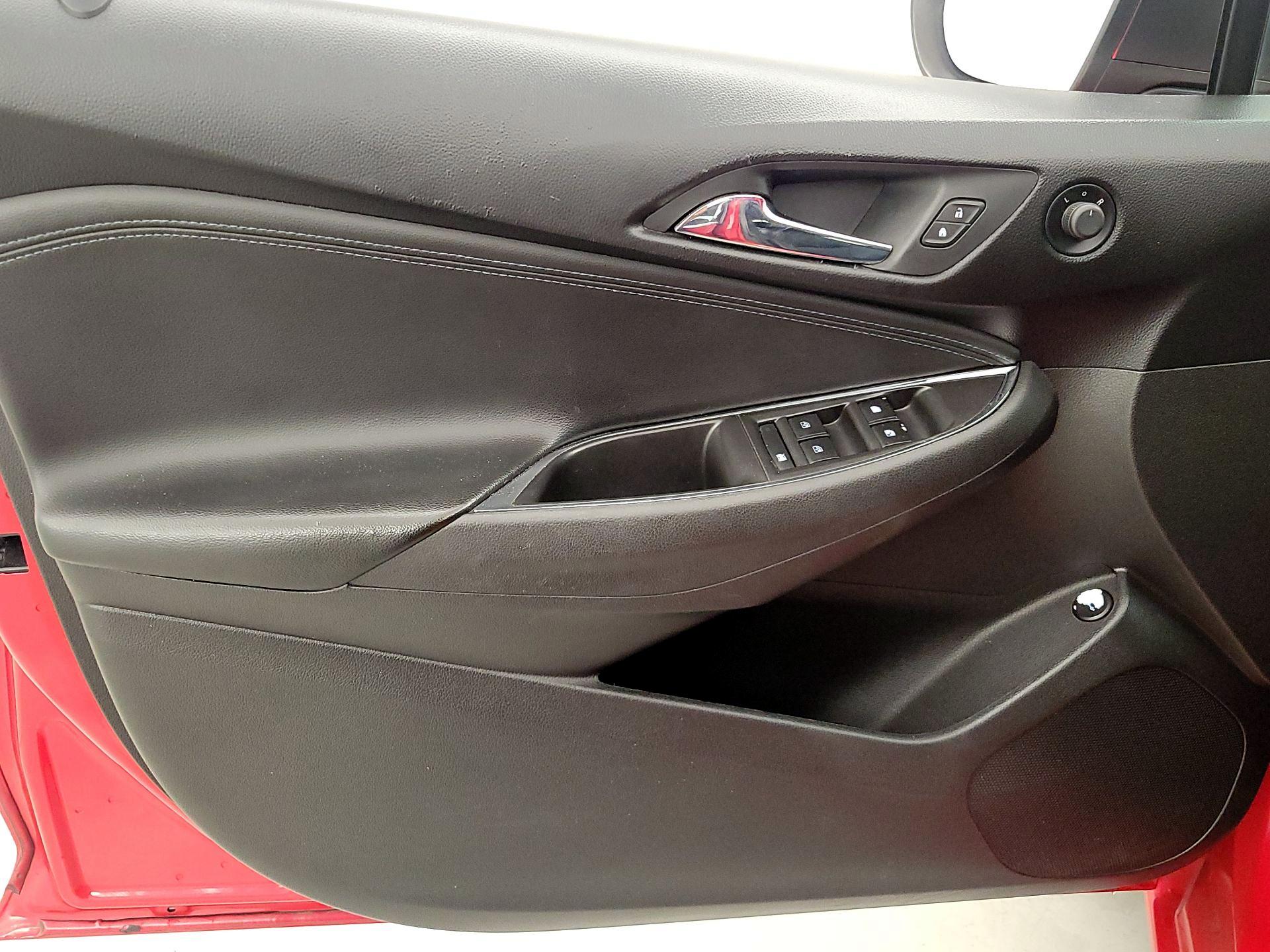 Thumbnail: 2017 Chevrolet Cruze - 12