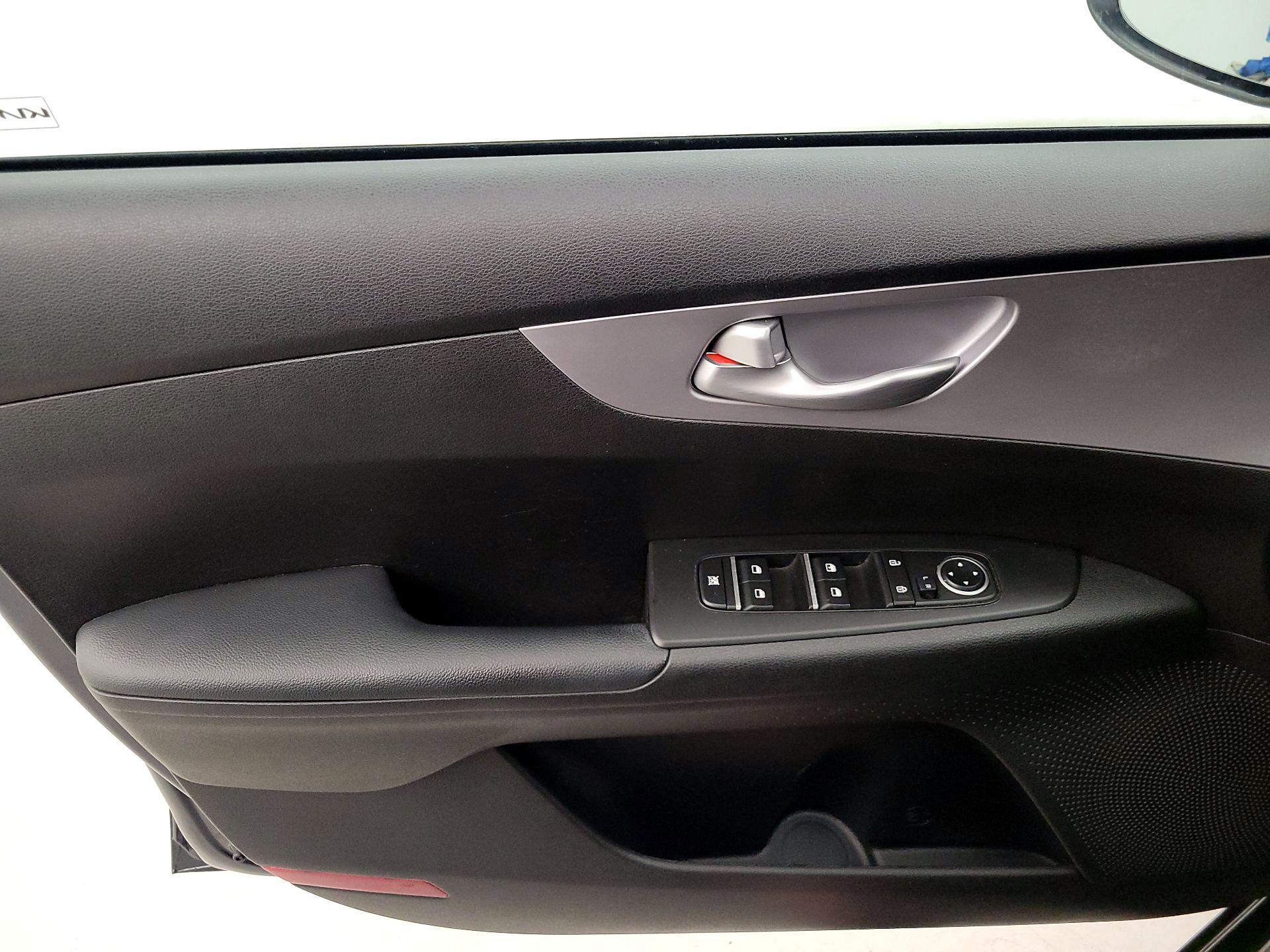 Thumbnail: 2023 Kia Forte - 12