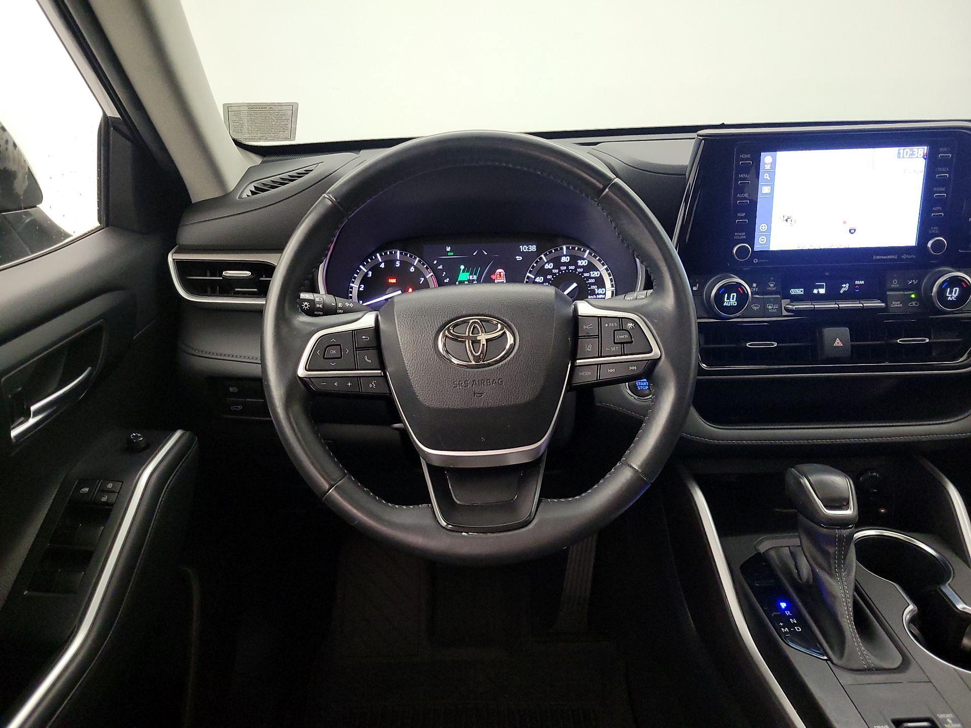Thumbnail: 2022 Toyota Highlander - 10