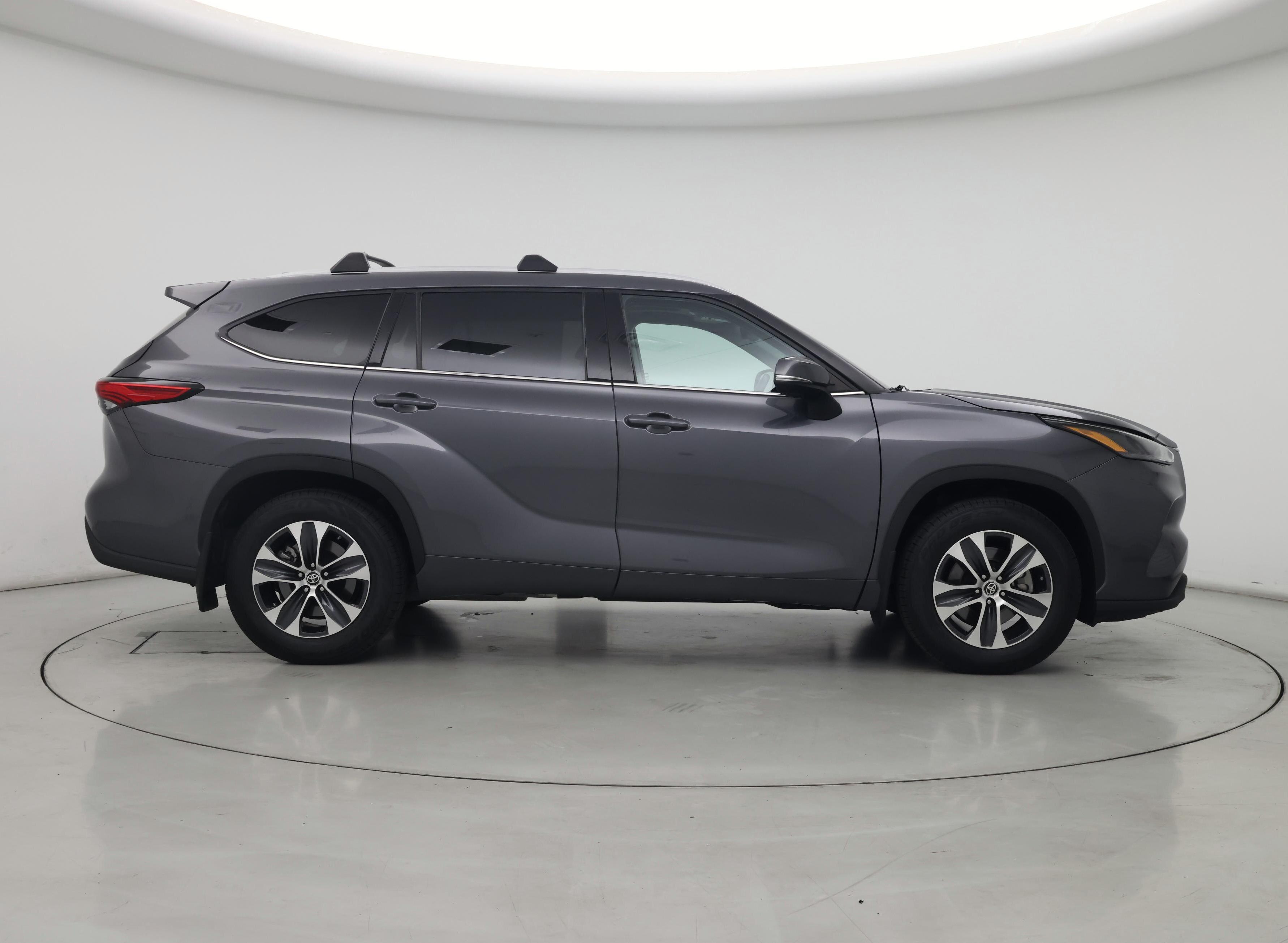 Thumbnail: 2022 Toyota Highlander - 7