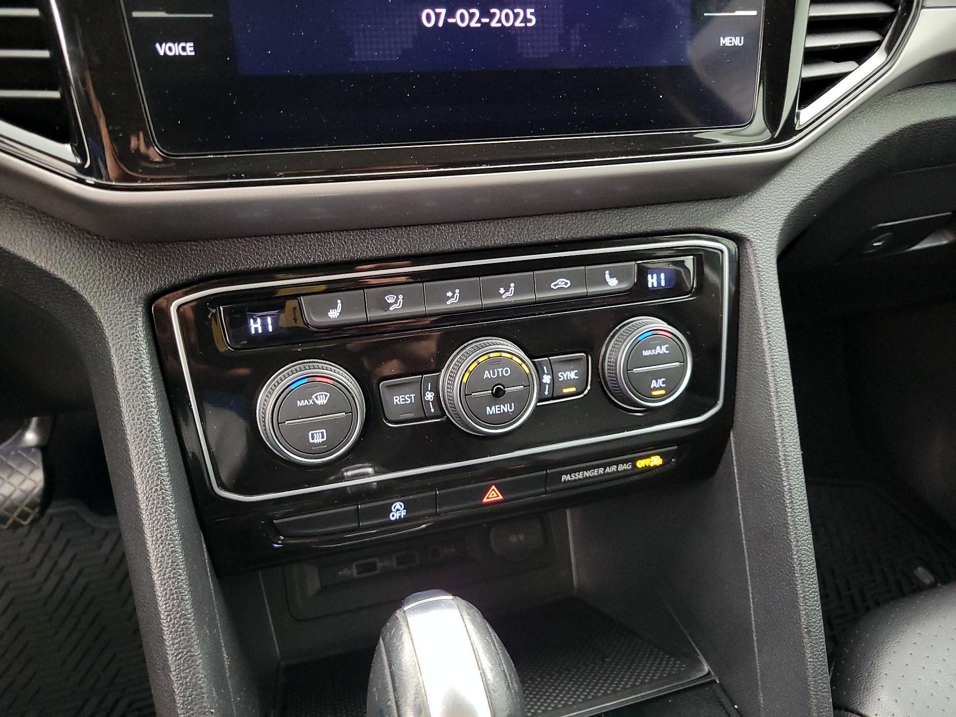 Thumbnail: 2021 Volkswagen Atlas - 17