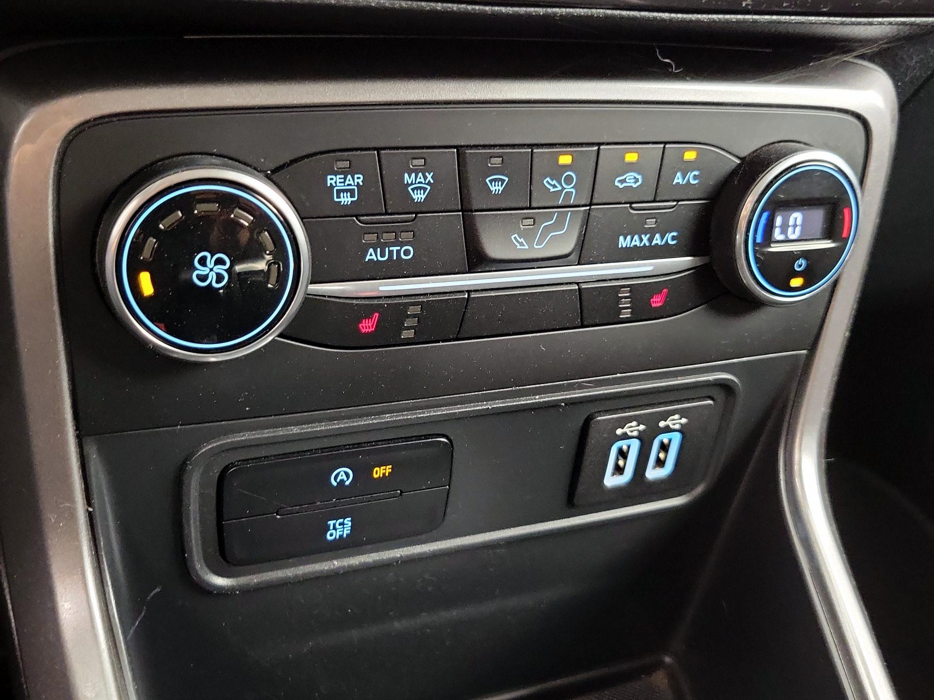 Thumbnail: 2019 Ford EcoSport - 17