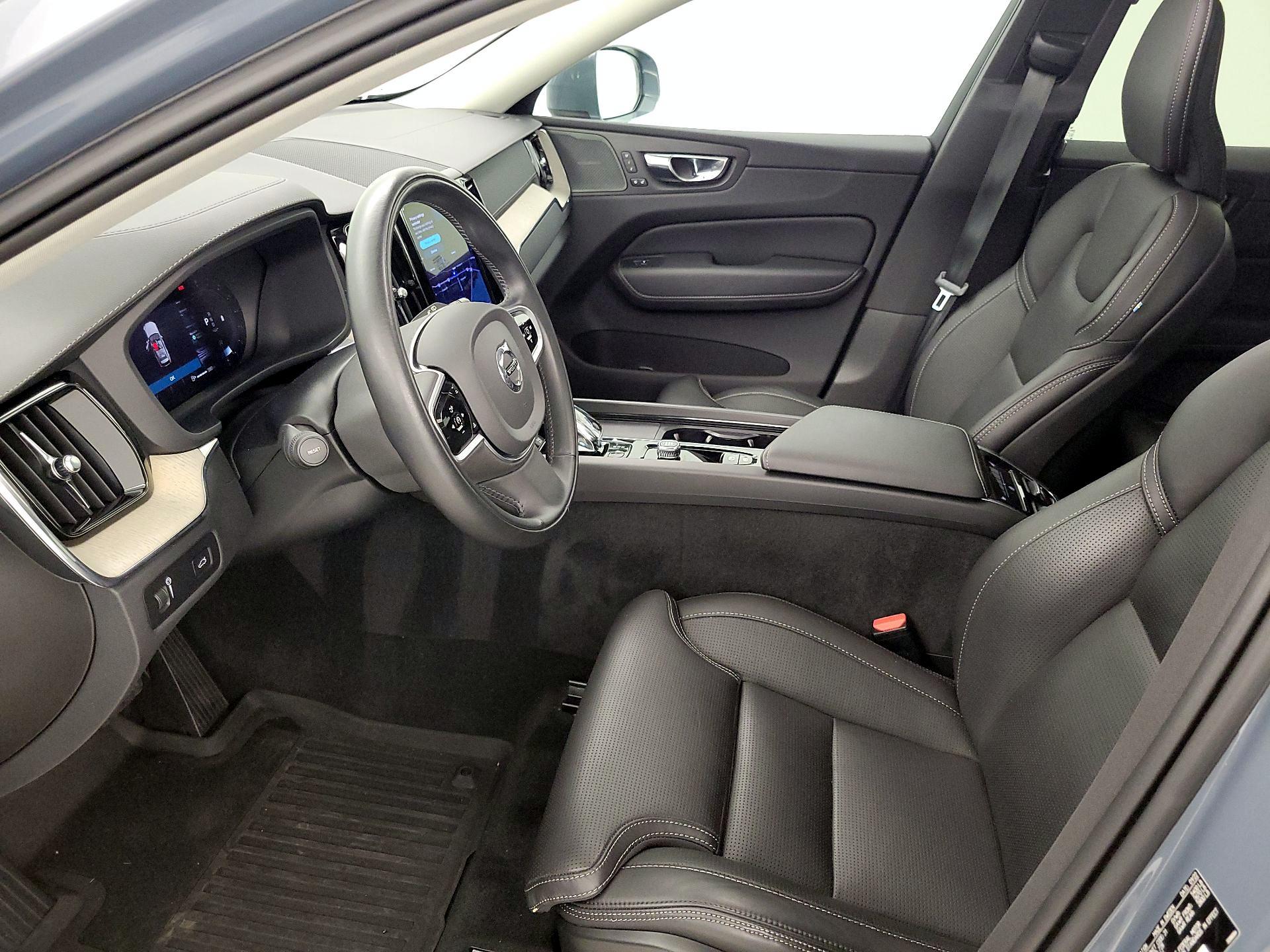 Thumbnail: 2022 Volvo XC60 - 11