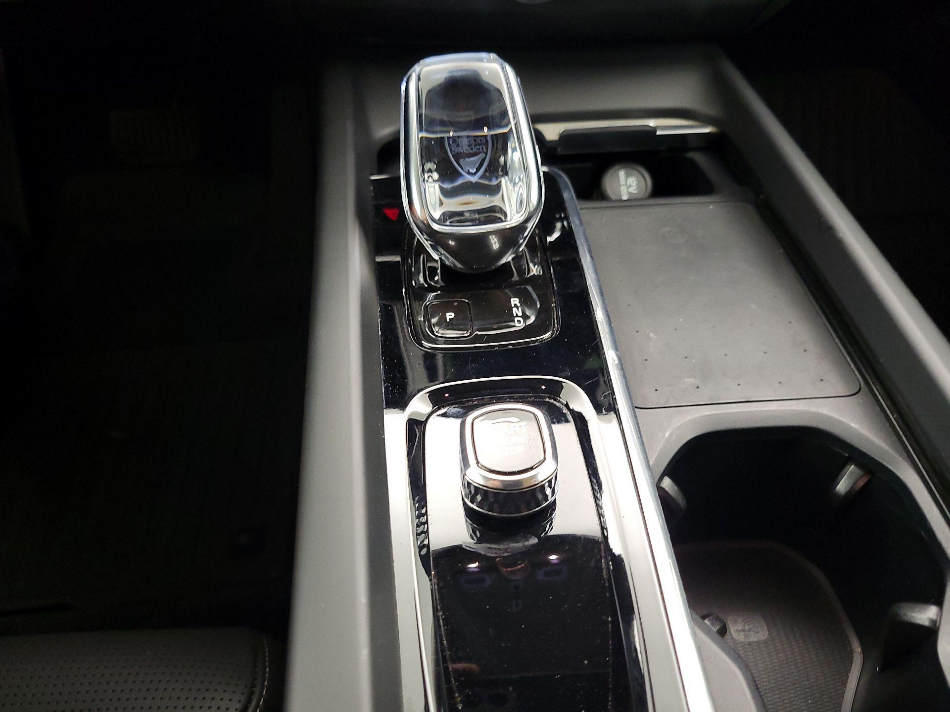 Thumbnail: 2022 Volvo XC60 - 18