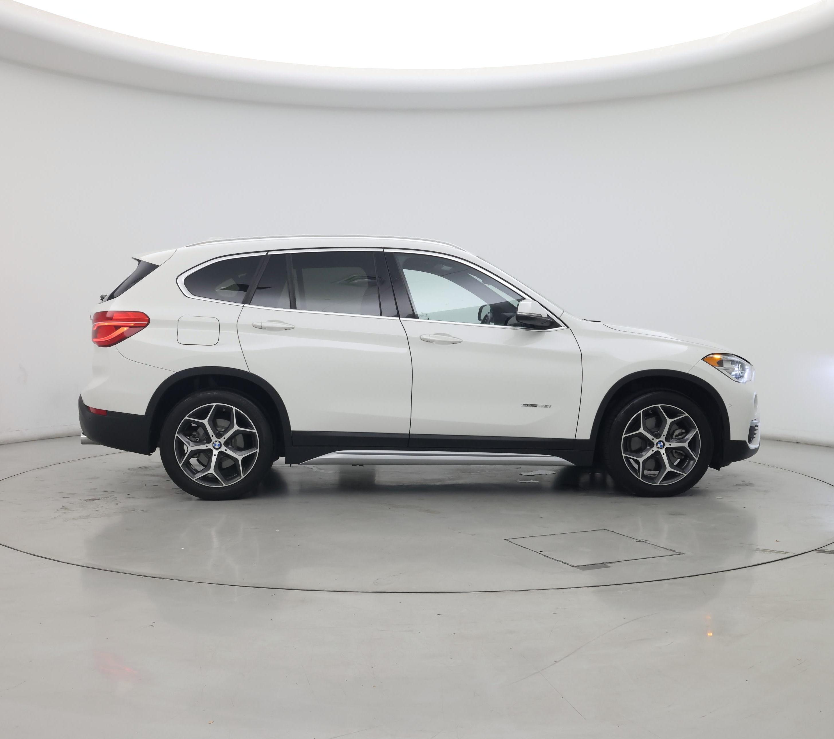 Thumbnail: 2017 BMW X1 - 7