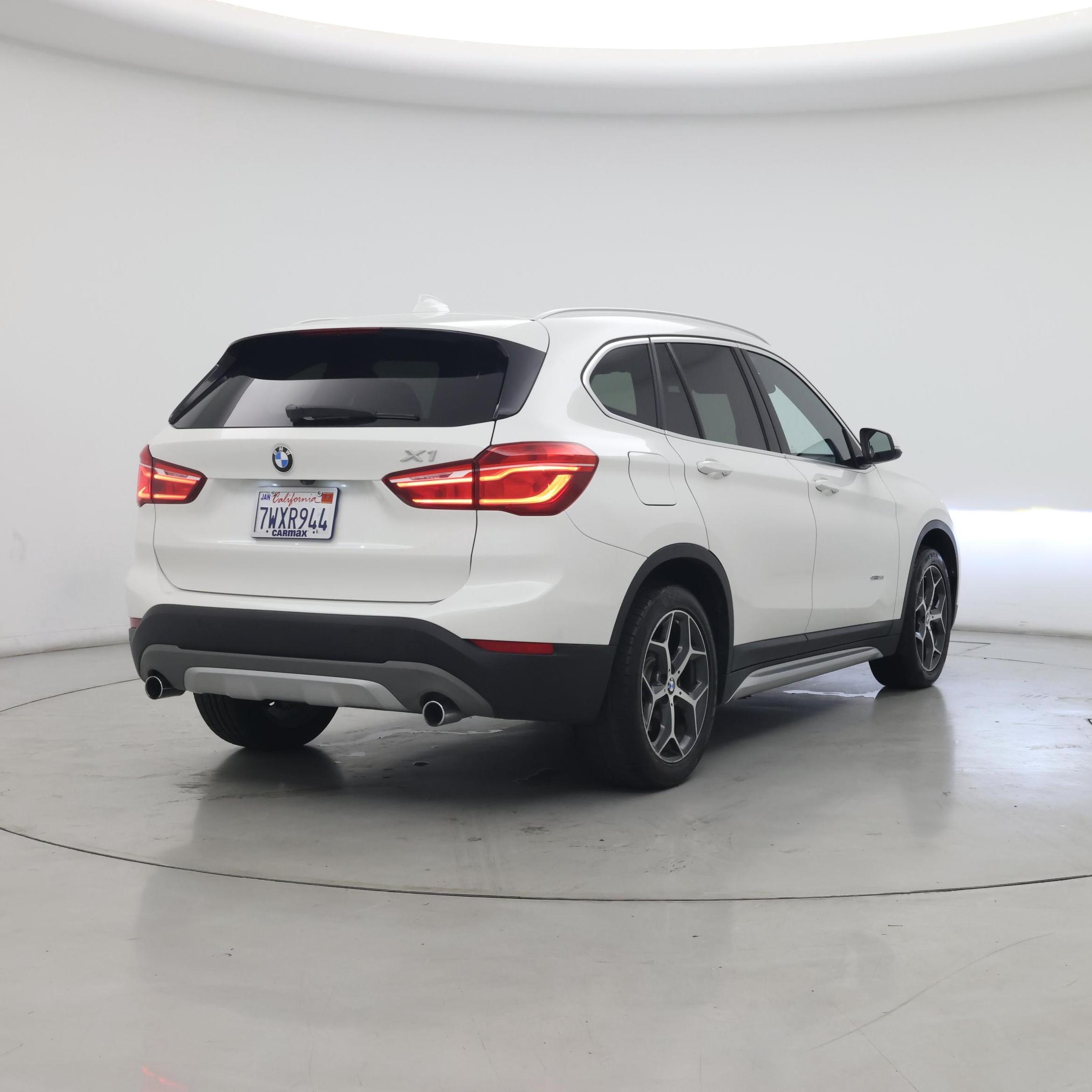 Thumbnail: 2017 BMW X1 - 8