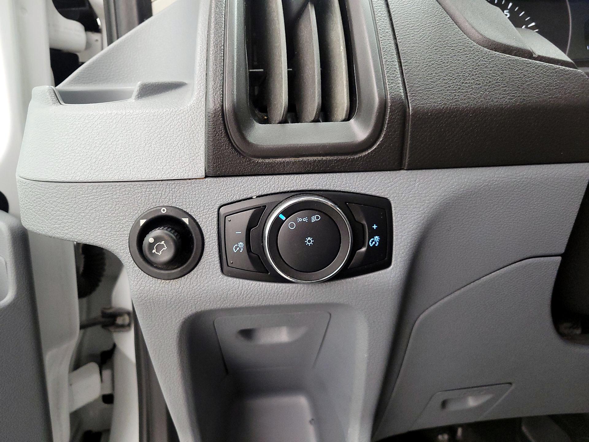 Thumbnail: 2016 Ford Transit Series - 13