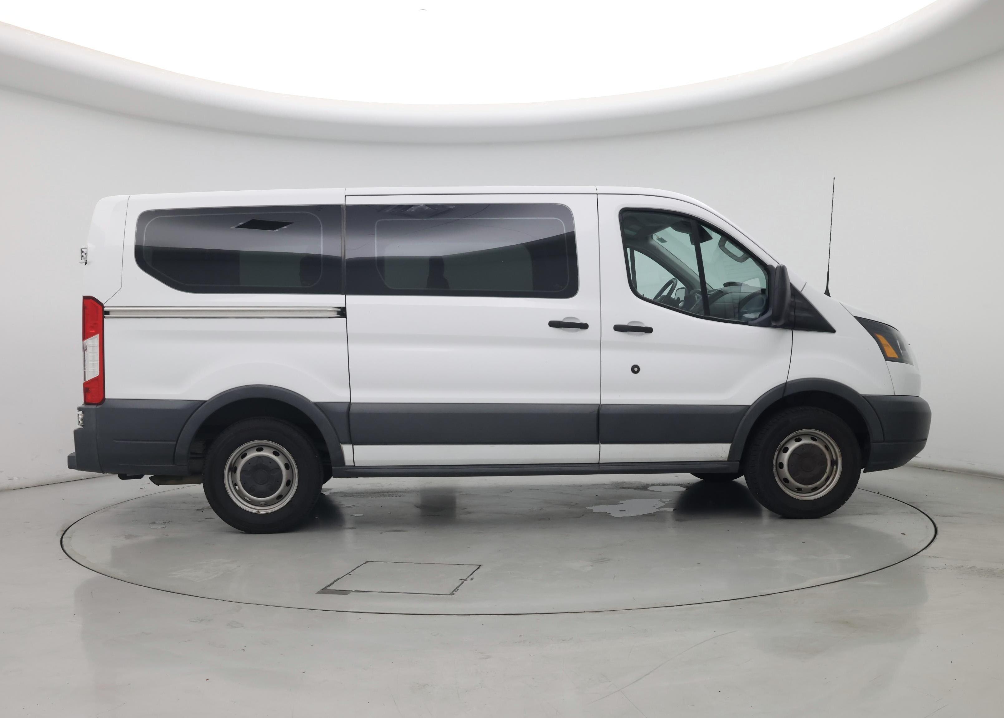 Thumbnail: 2016 Ford Transit Series - 7