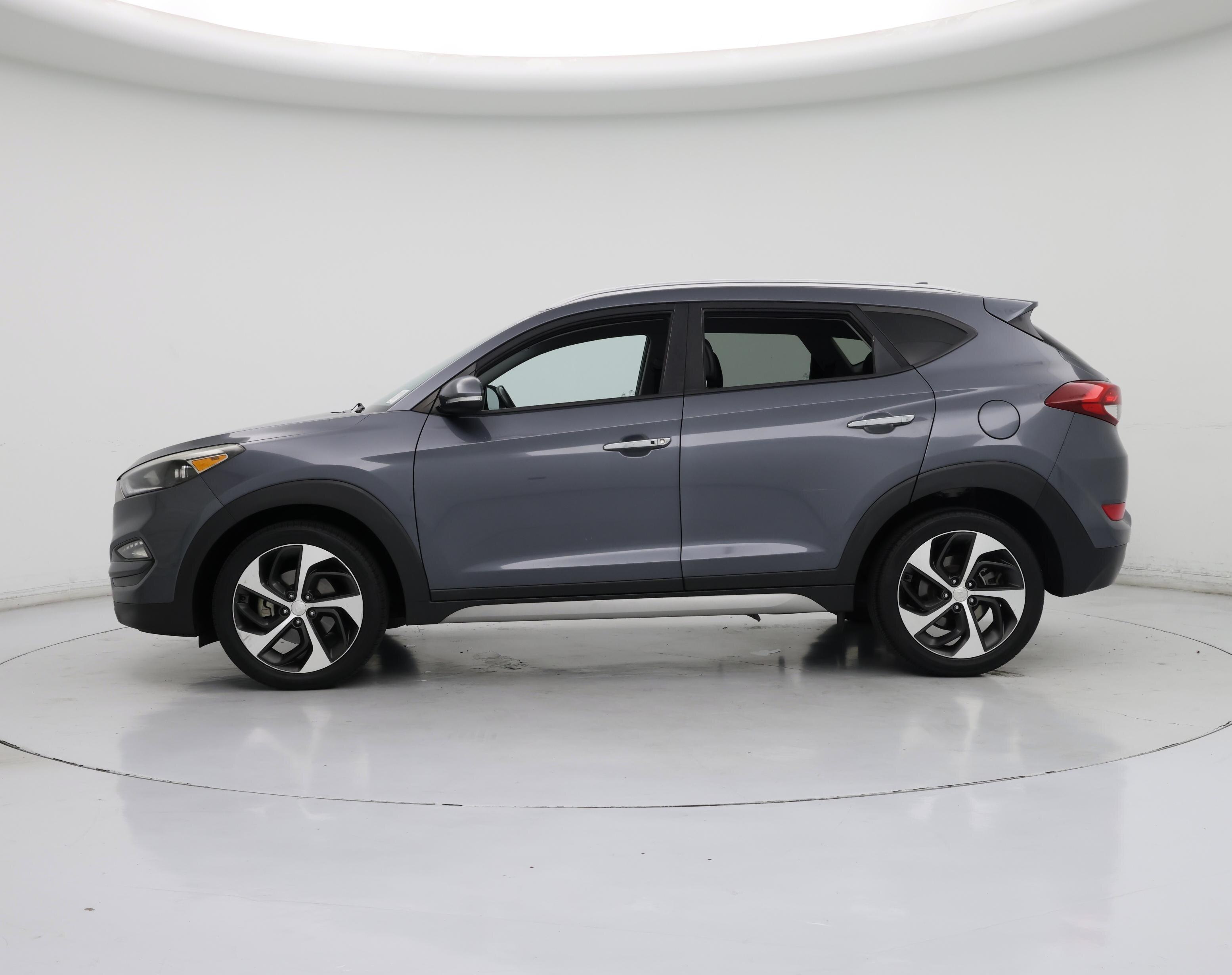 Thumbnail: 2017 Hyundai Tucson - 3