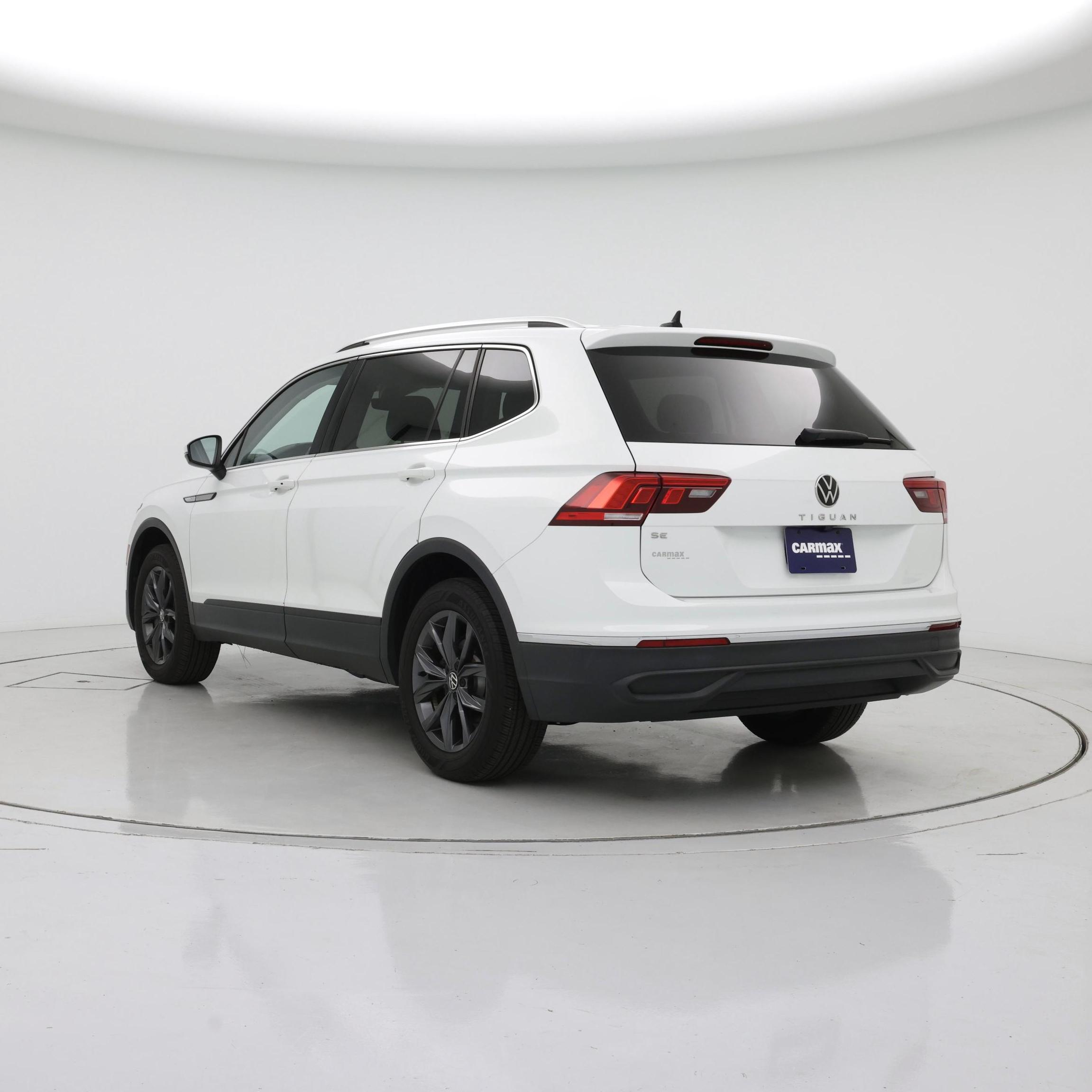 Thumbnail: 2022 Volkswagen Tiguan - 2