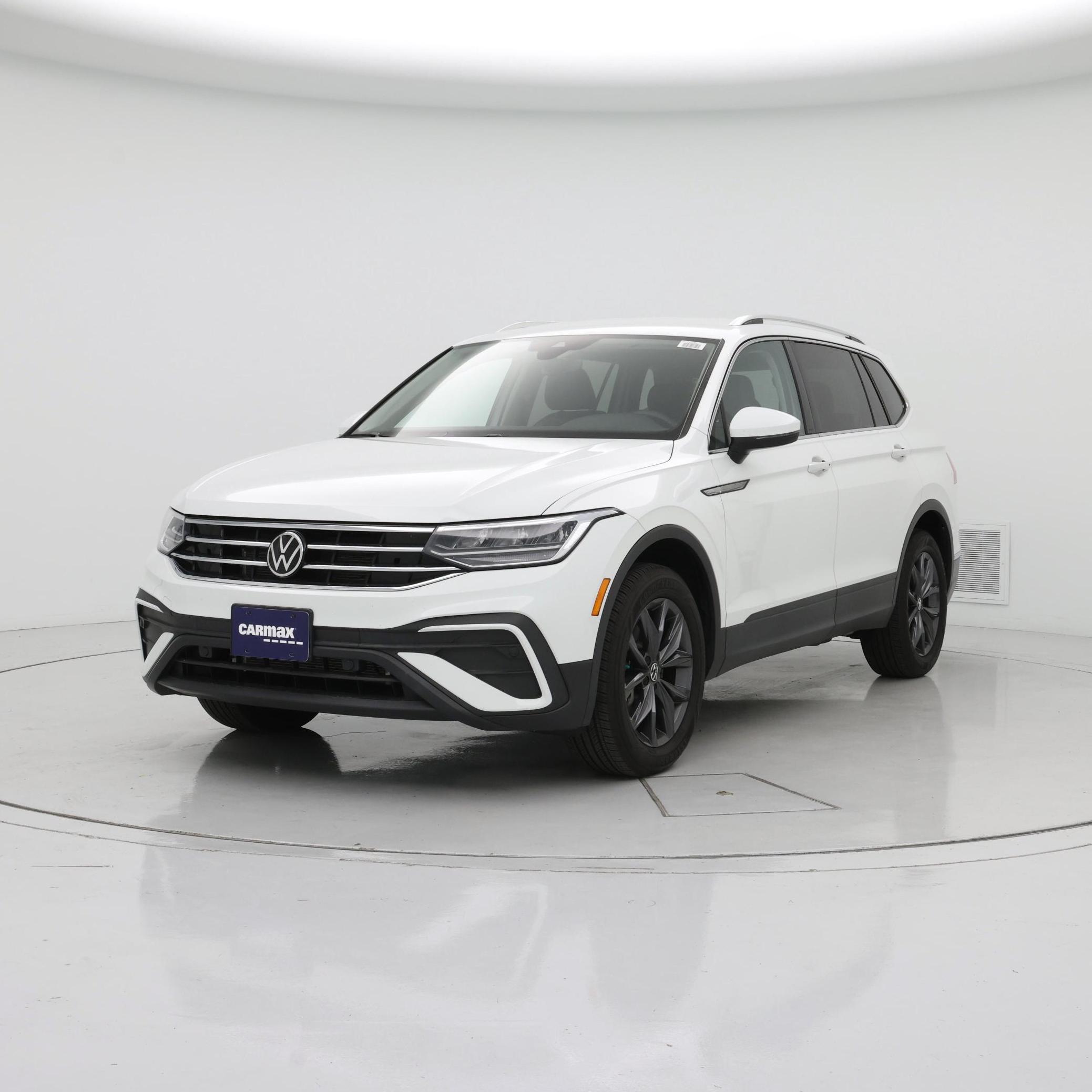 Thumbnail: 2022 Volkswagen Tiguan - 4