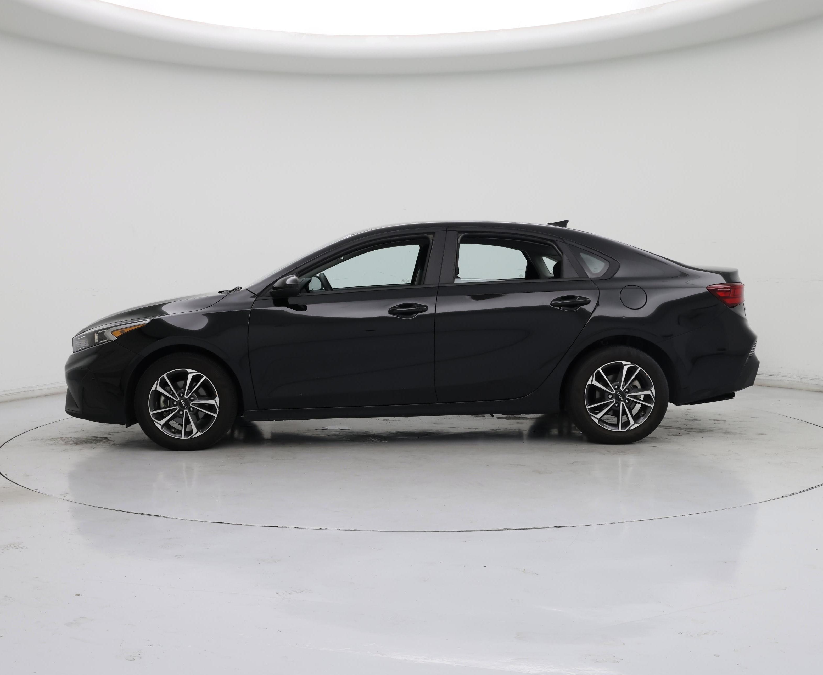 Thumbnail: 2023 Kia Forte - 3