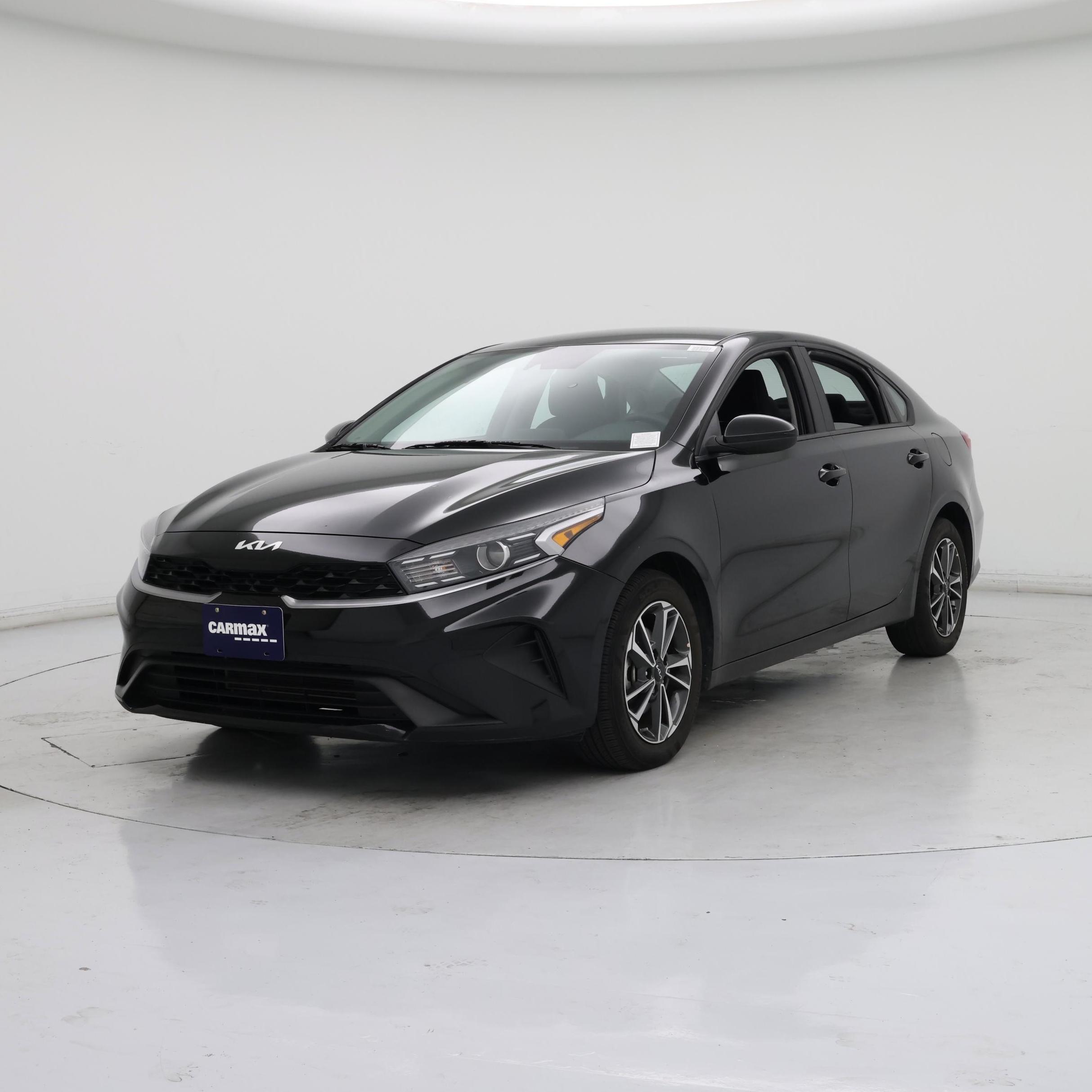 Thumbnail: 2023 Kia Forte - 4