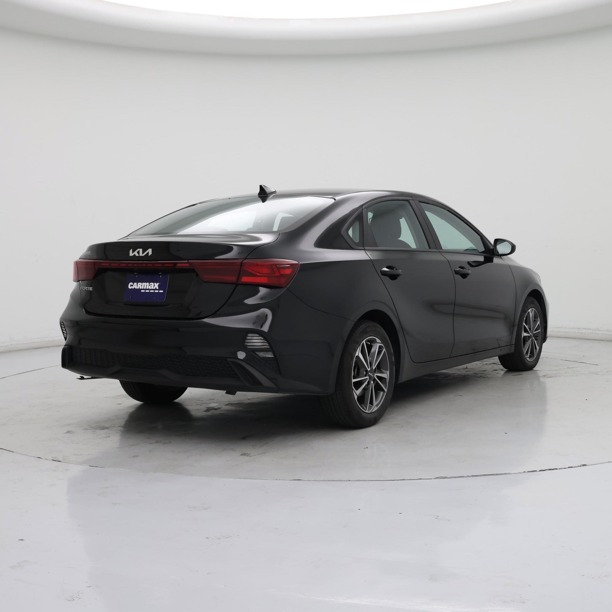 Thumbnail: 2023 Kia Forte - 8