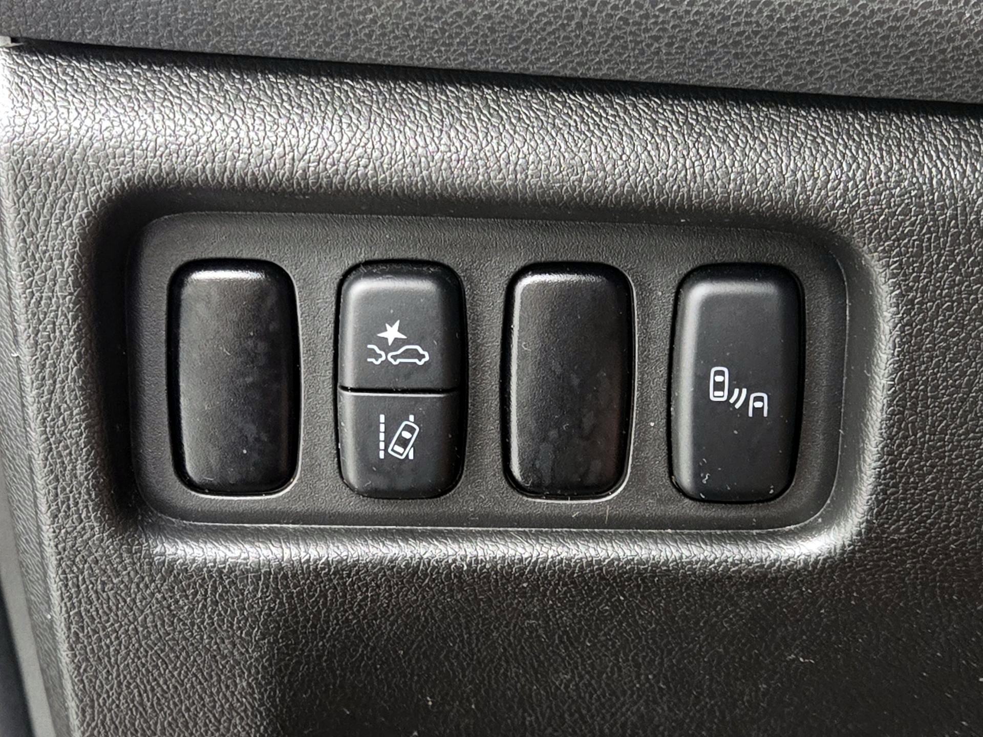 Thumbnail: 2022 Mitsubishi Outlander Sport - 13