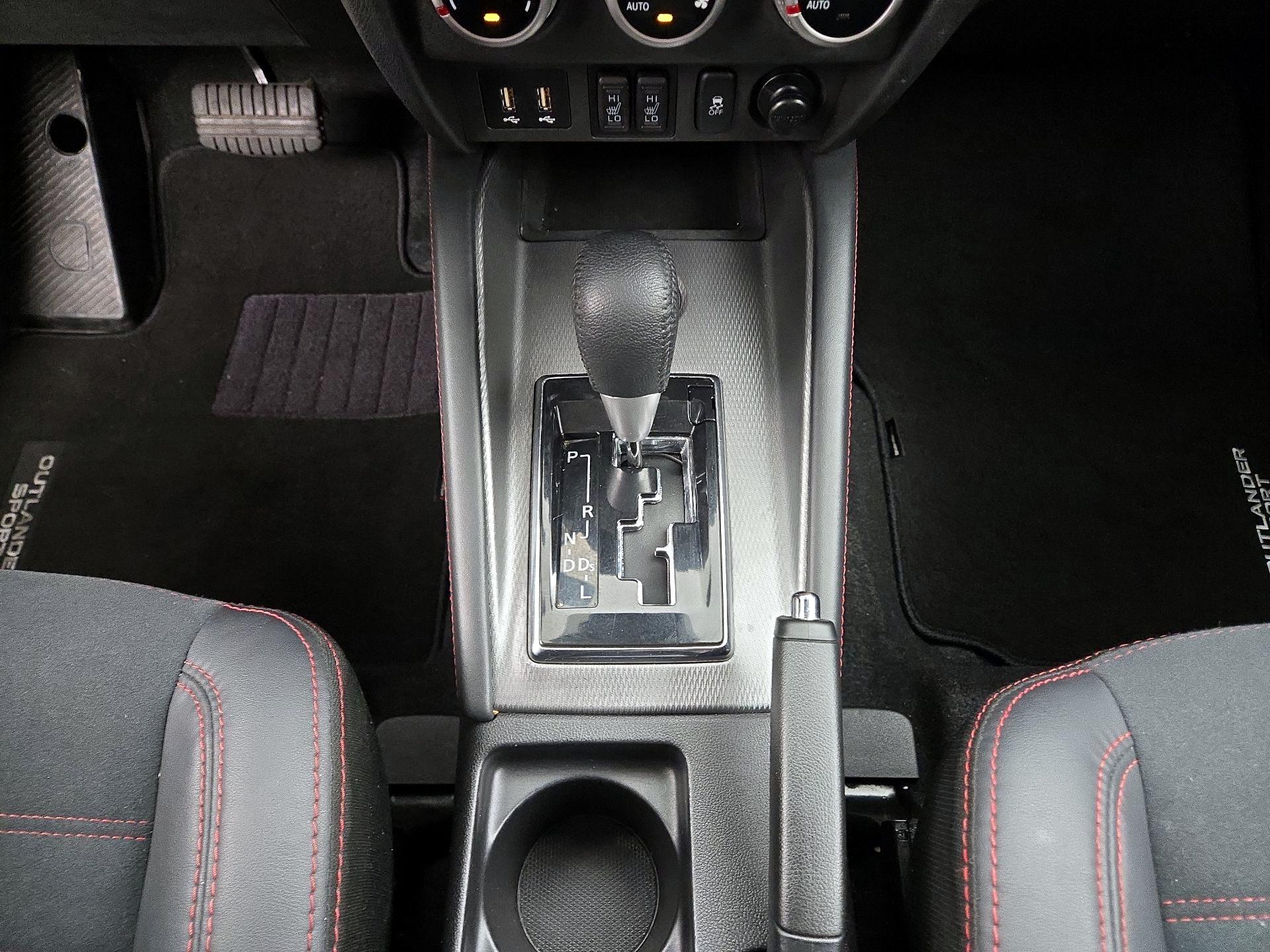 Thumbnail: 2022 Mitsubishi Outlander Sport - 17