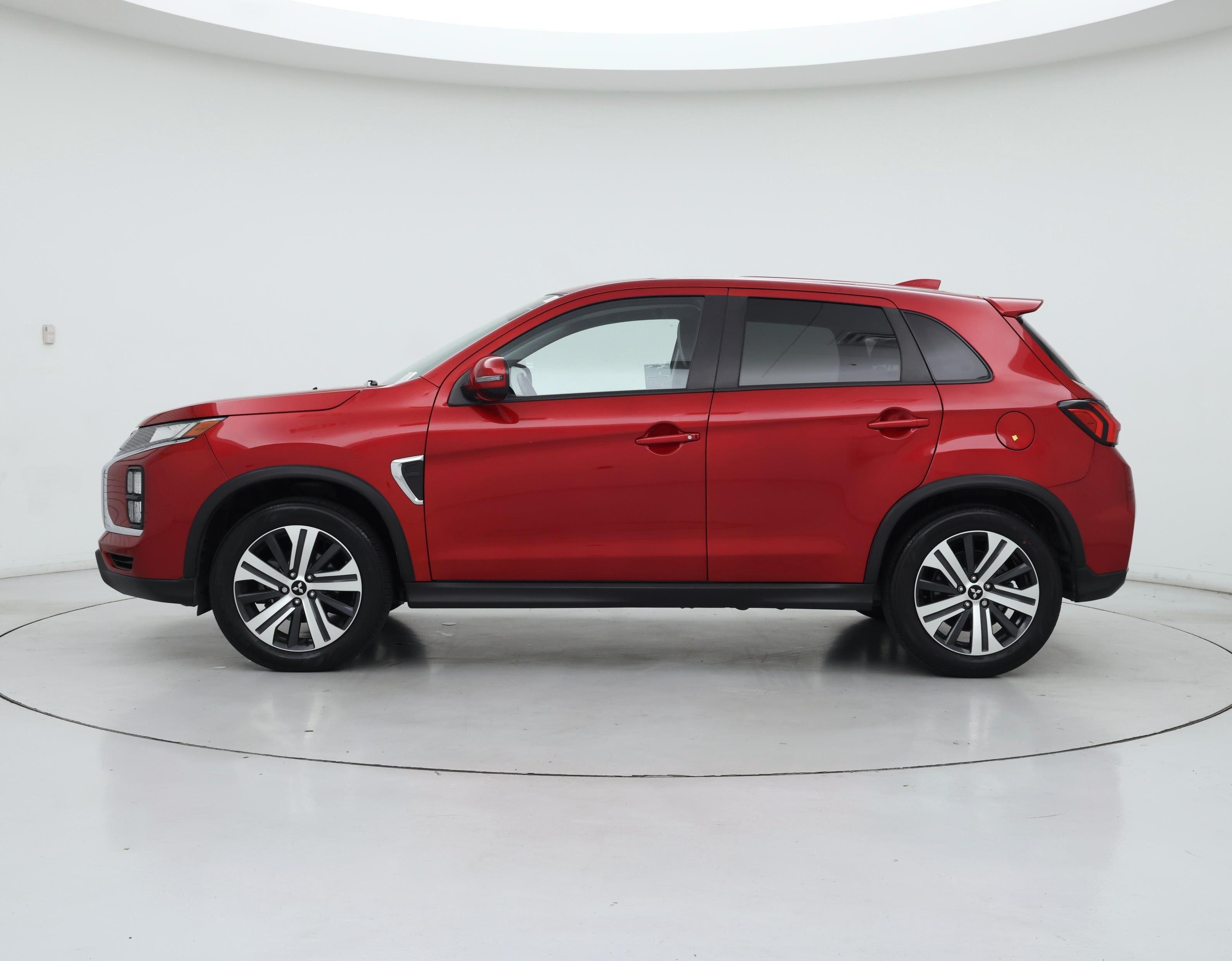 Thumbnail: 2022 Mitsubishi Outlander Sport - 3