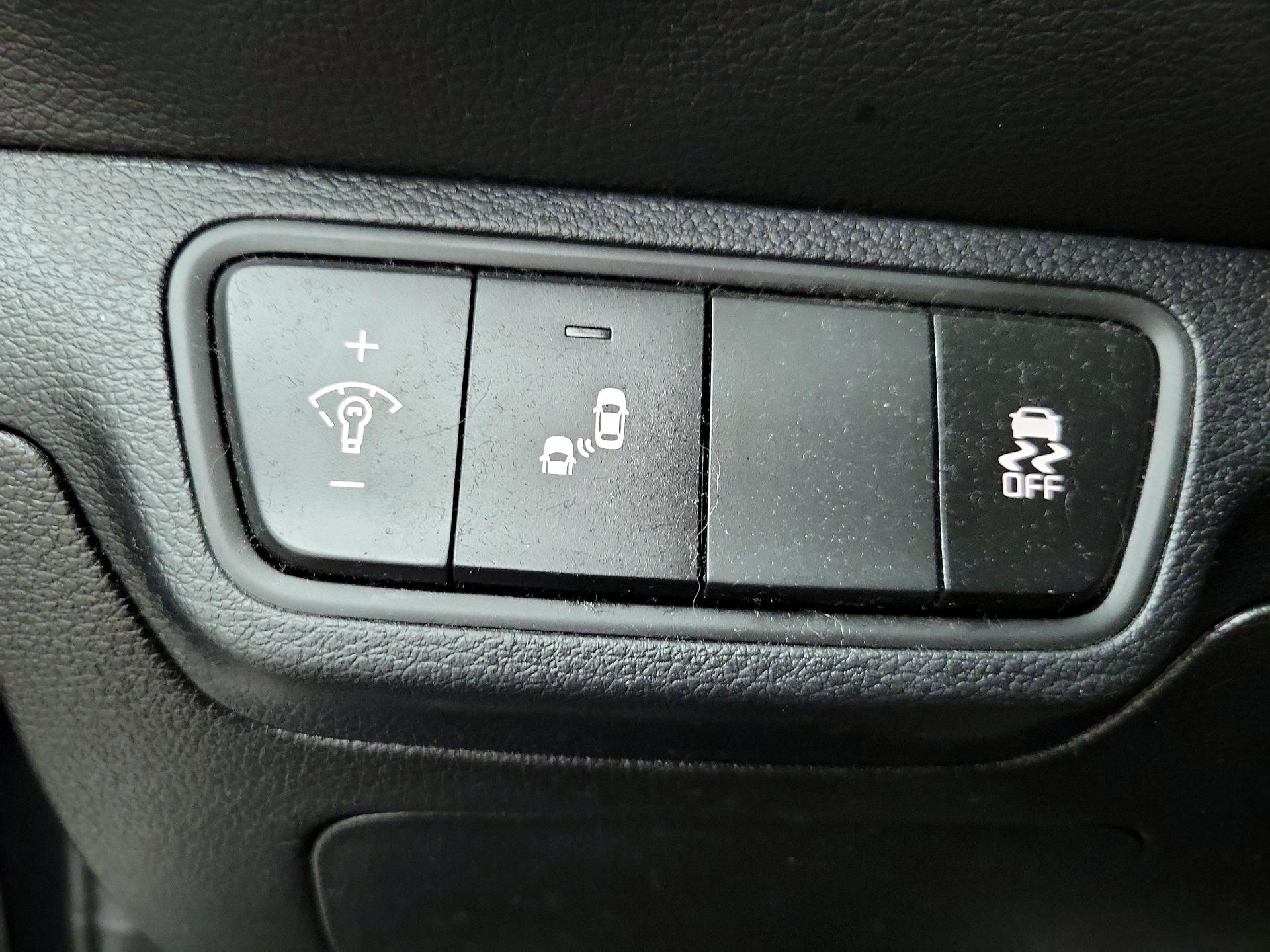 Thumbnail: 2023 Kia Forte - 13