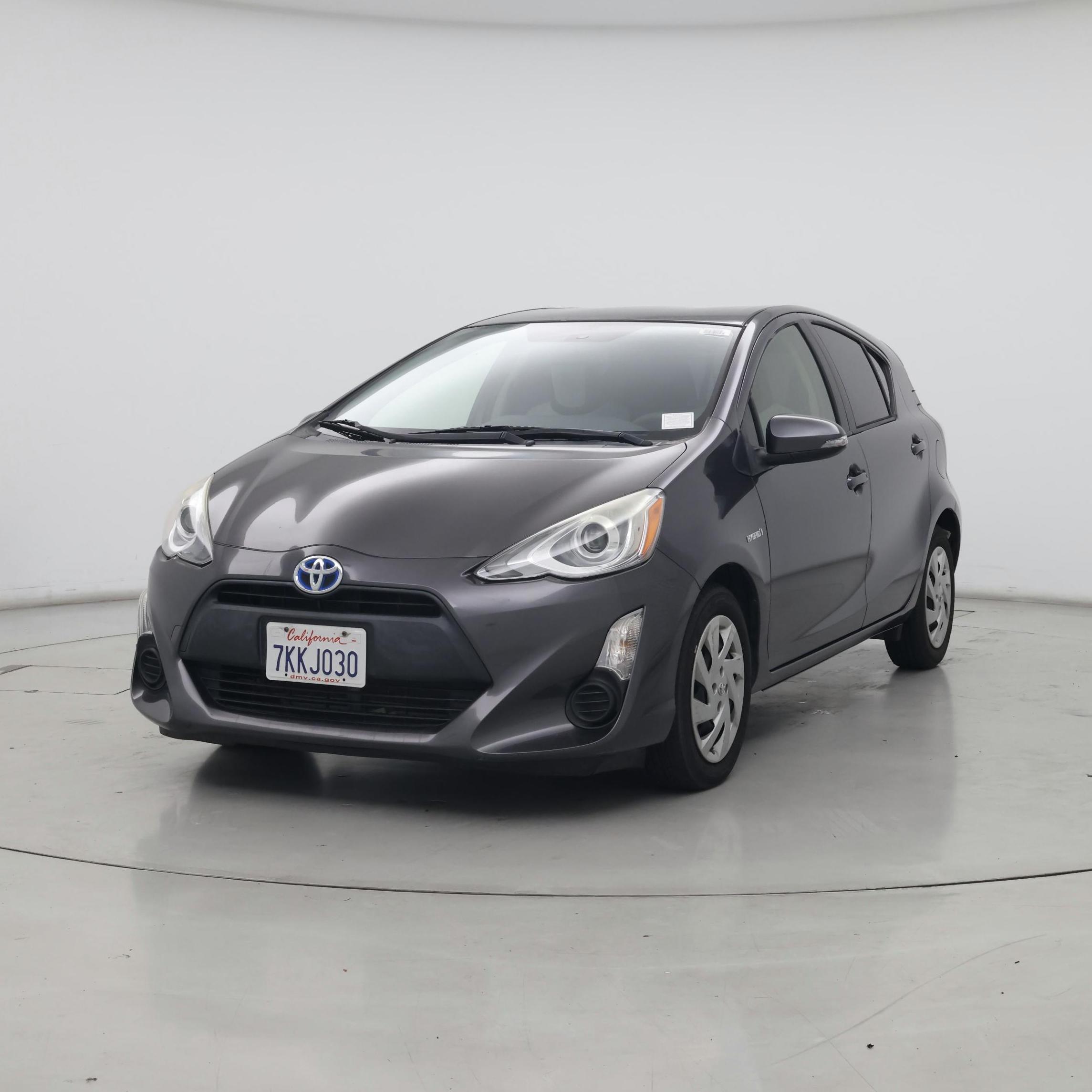 Thumbnail: 2015 Toyota Prius c - 4