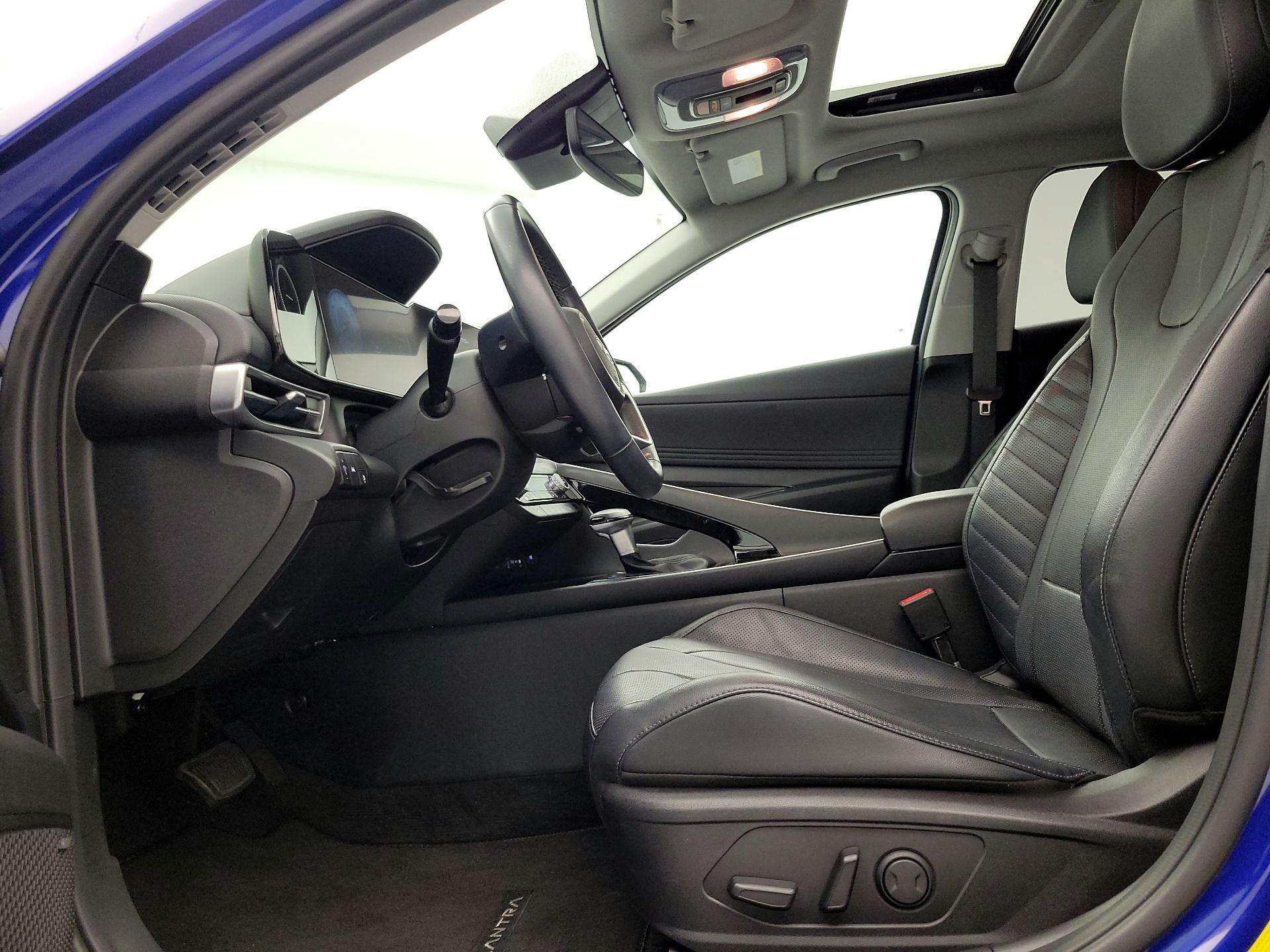 Thumbnail: 2022 Hyundai Elantra - 11