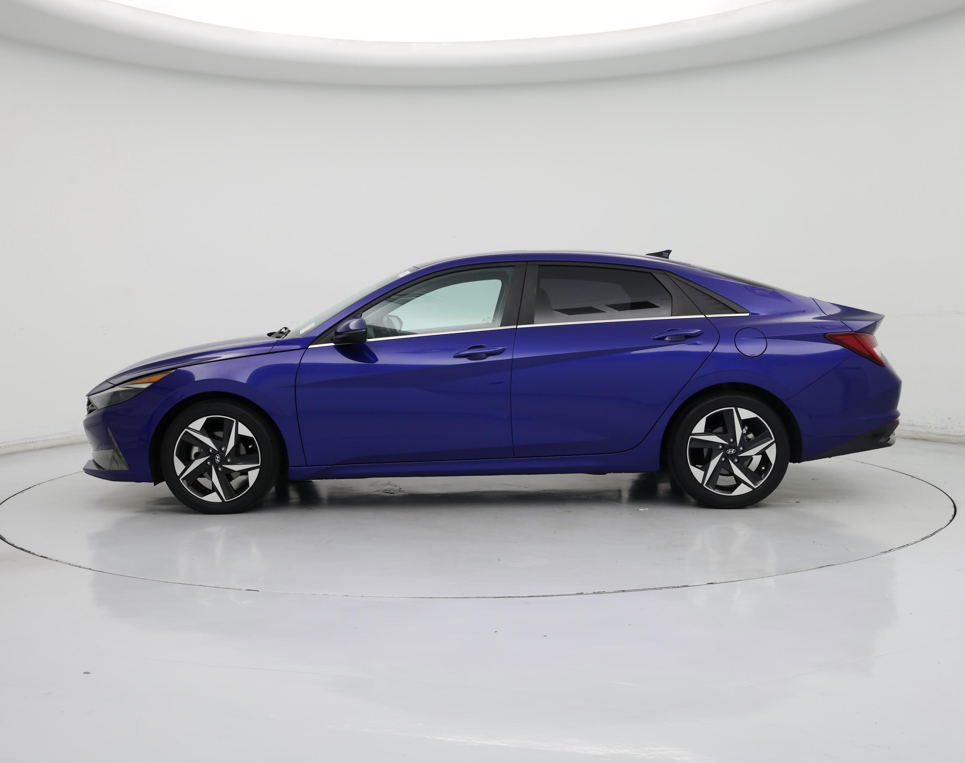Thumbnail: 2022 Hyundai Elantra - 3