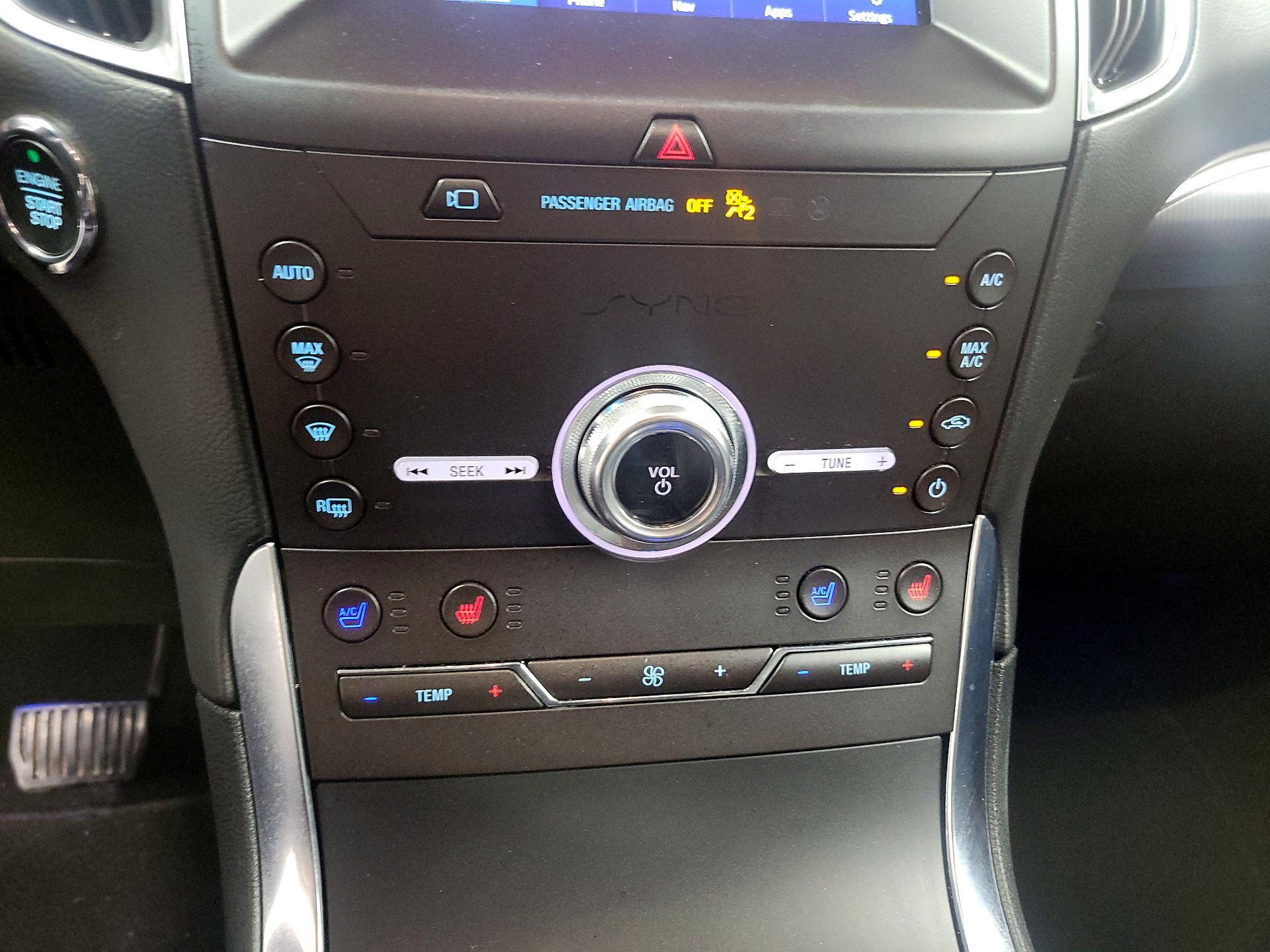Thumbnail: 2020 Ford Edge - 15