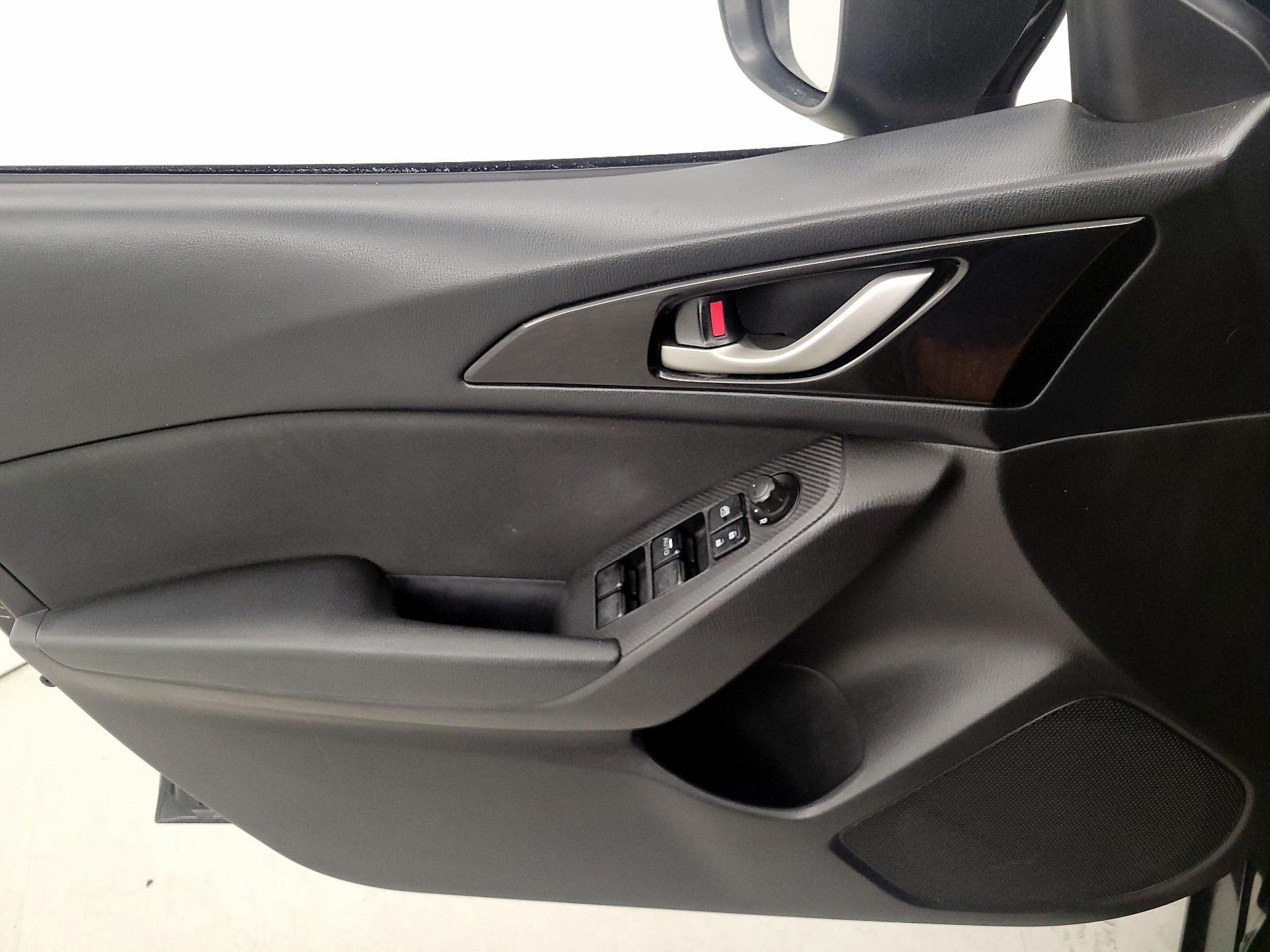 Thumbnail: 2015 Mazda Mazda3 - 12