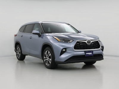 Gray 2022 Toyota Highlander XLE