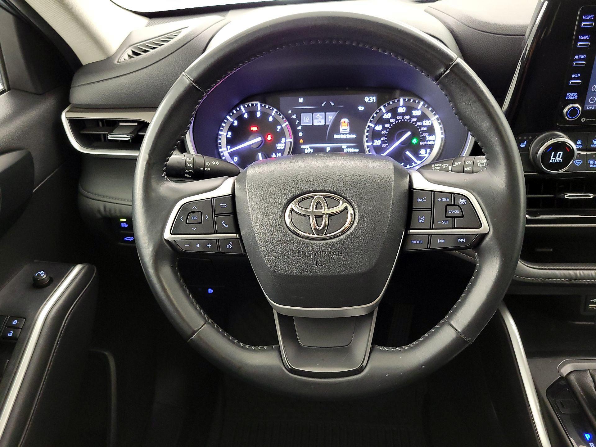 Thumbnail: 2022 Toyota Highlander - 10