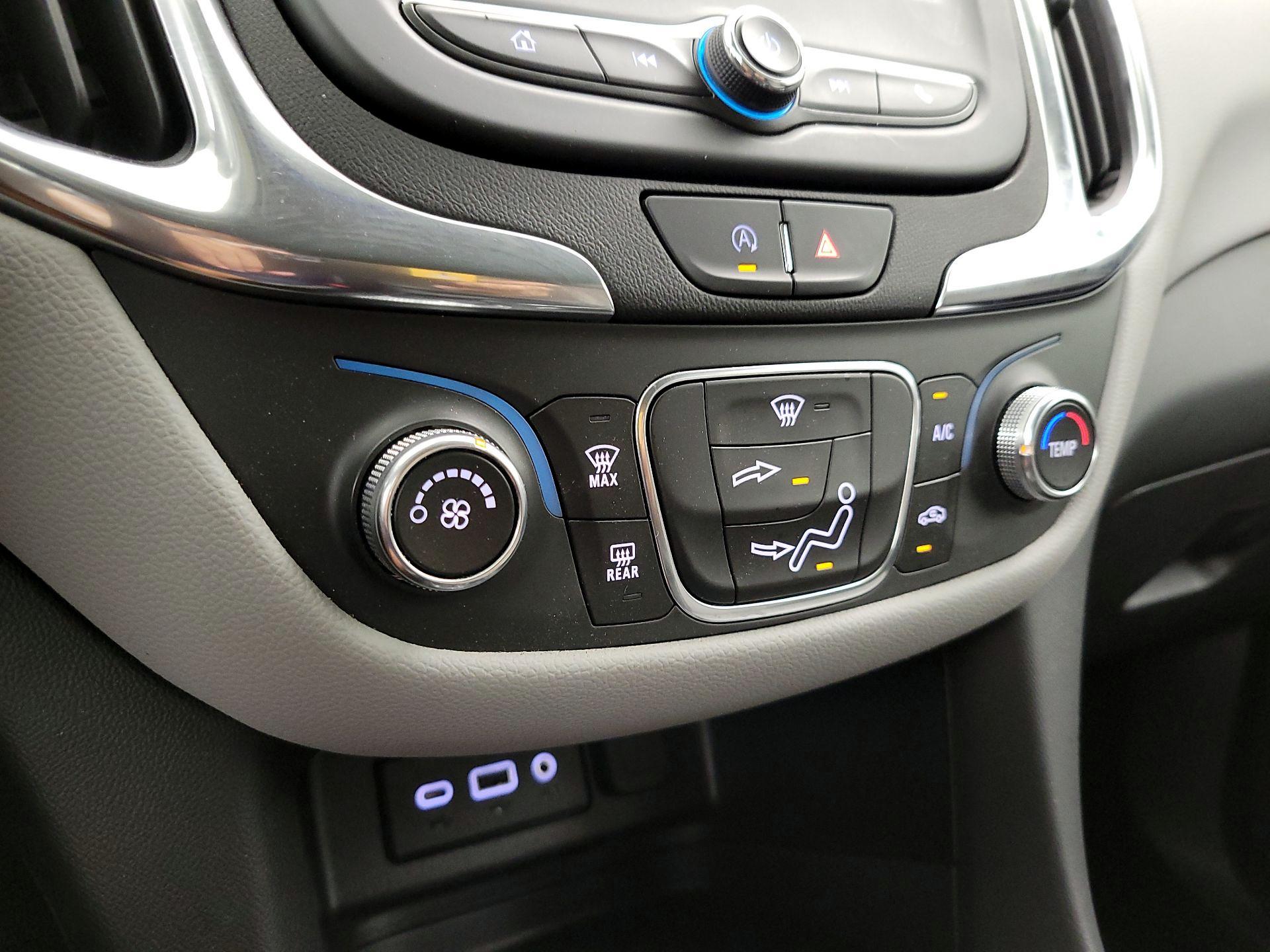 Thumbnail: 2022 Chevrolet Equinox - 16