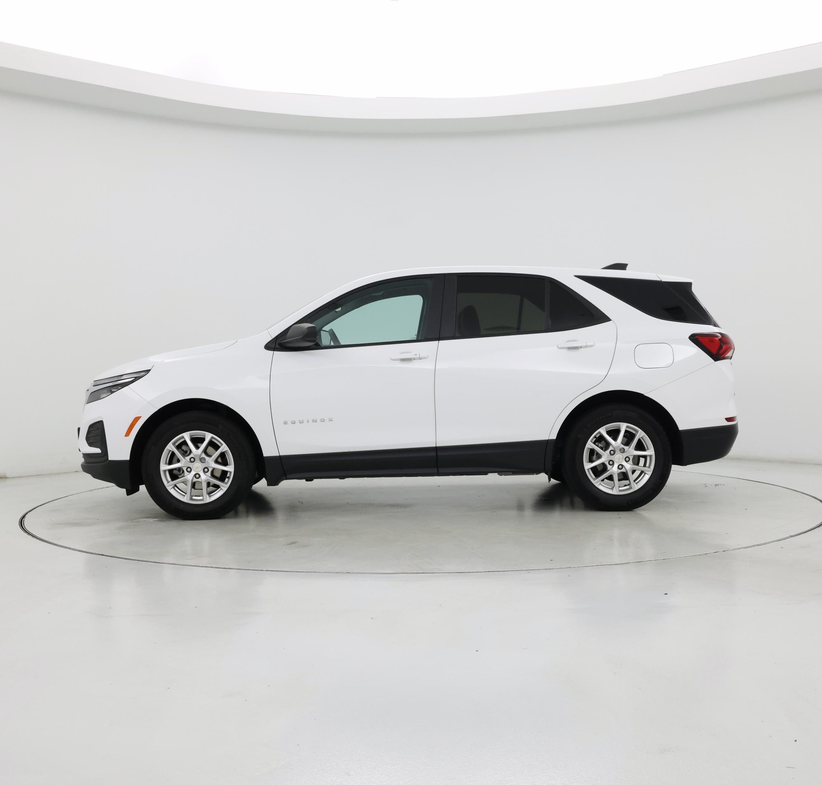 Thumbnail: 2022 Chevrolet Equinox - 3