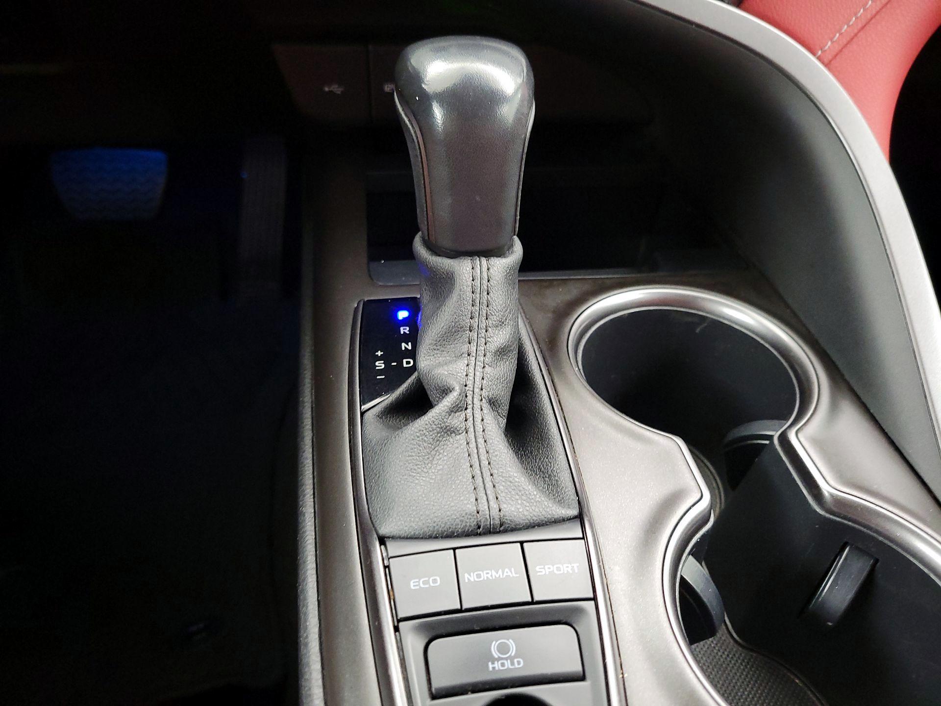 Thumbnail: 2022 Toyota Camry - 17