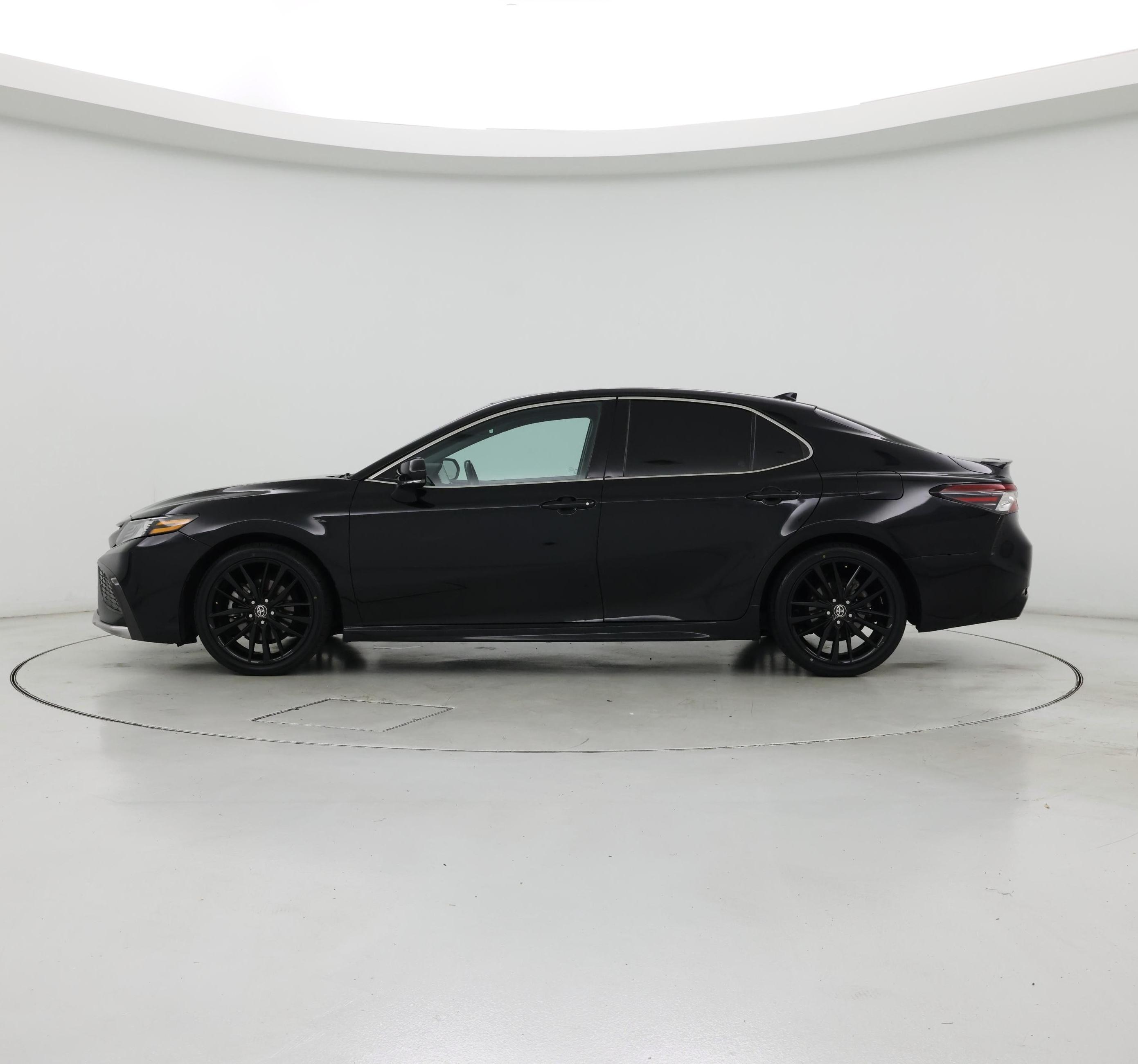 Thumbnail: 2022 Toyota Camry - 3