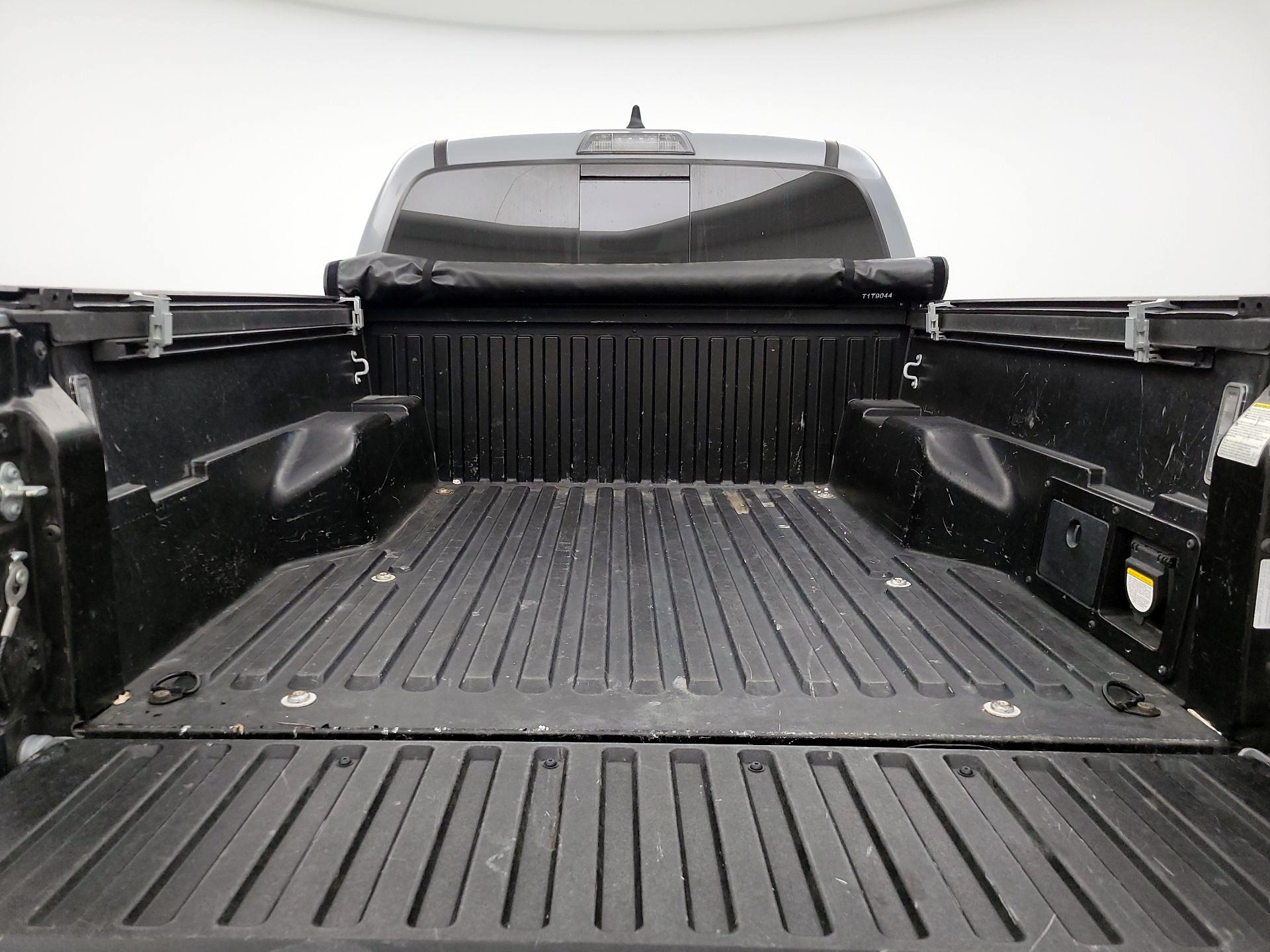 Thumbnail: 2021 Toyota Tacoma - 20