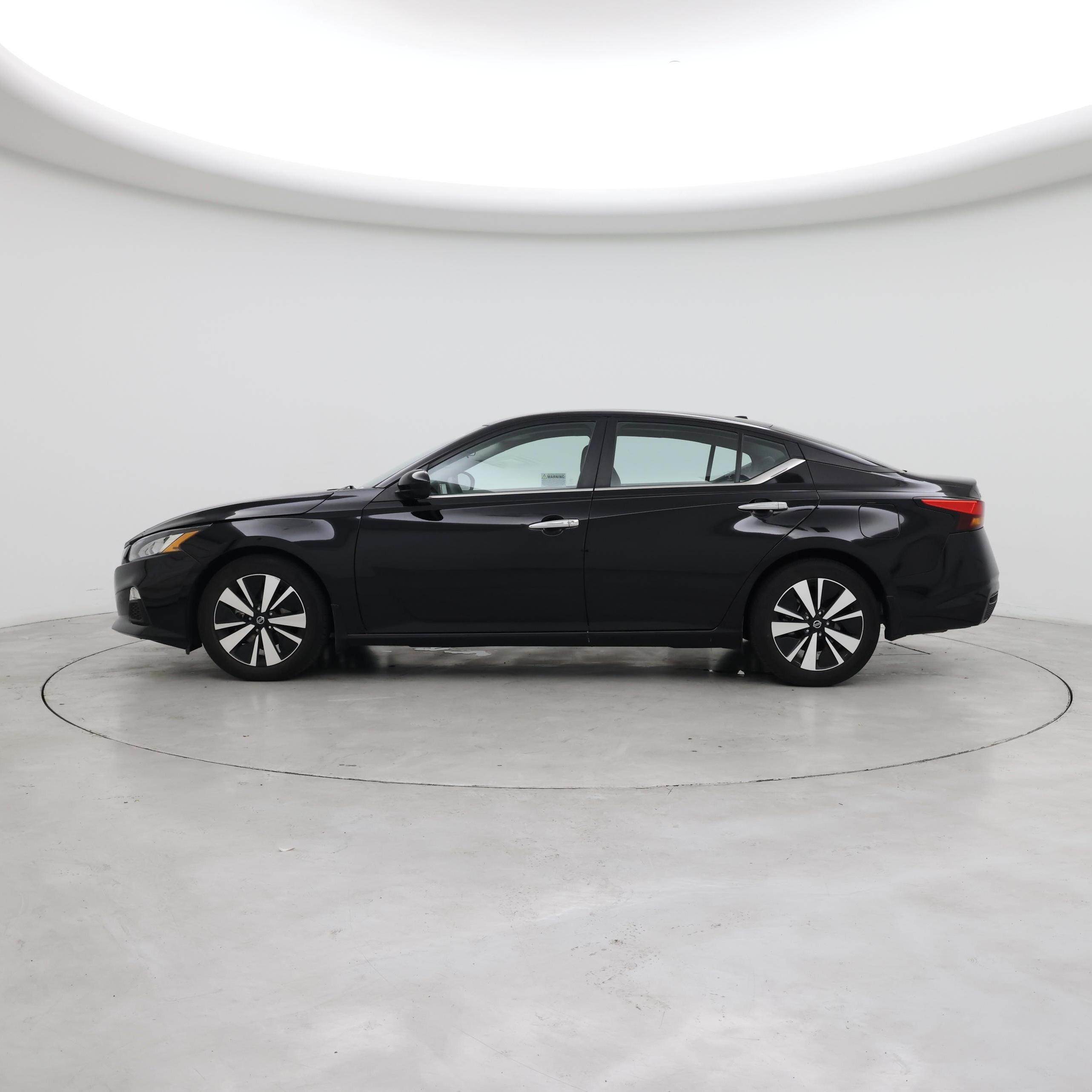 Thumbnail: 2022 Nissan Altima - 3