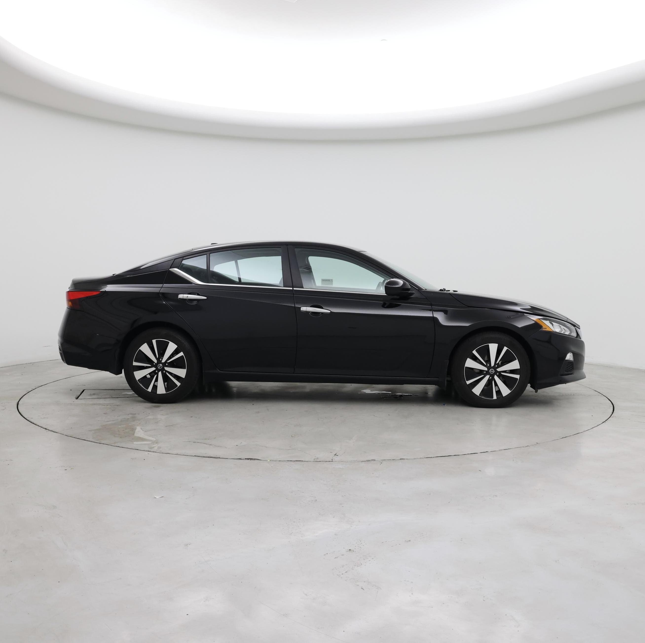 Thumbnail: 2022 Nissan Altima - 7